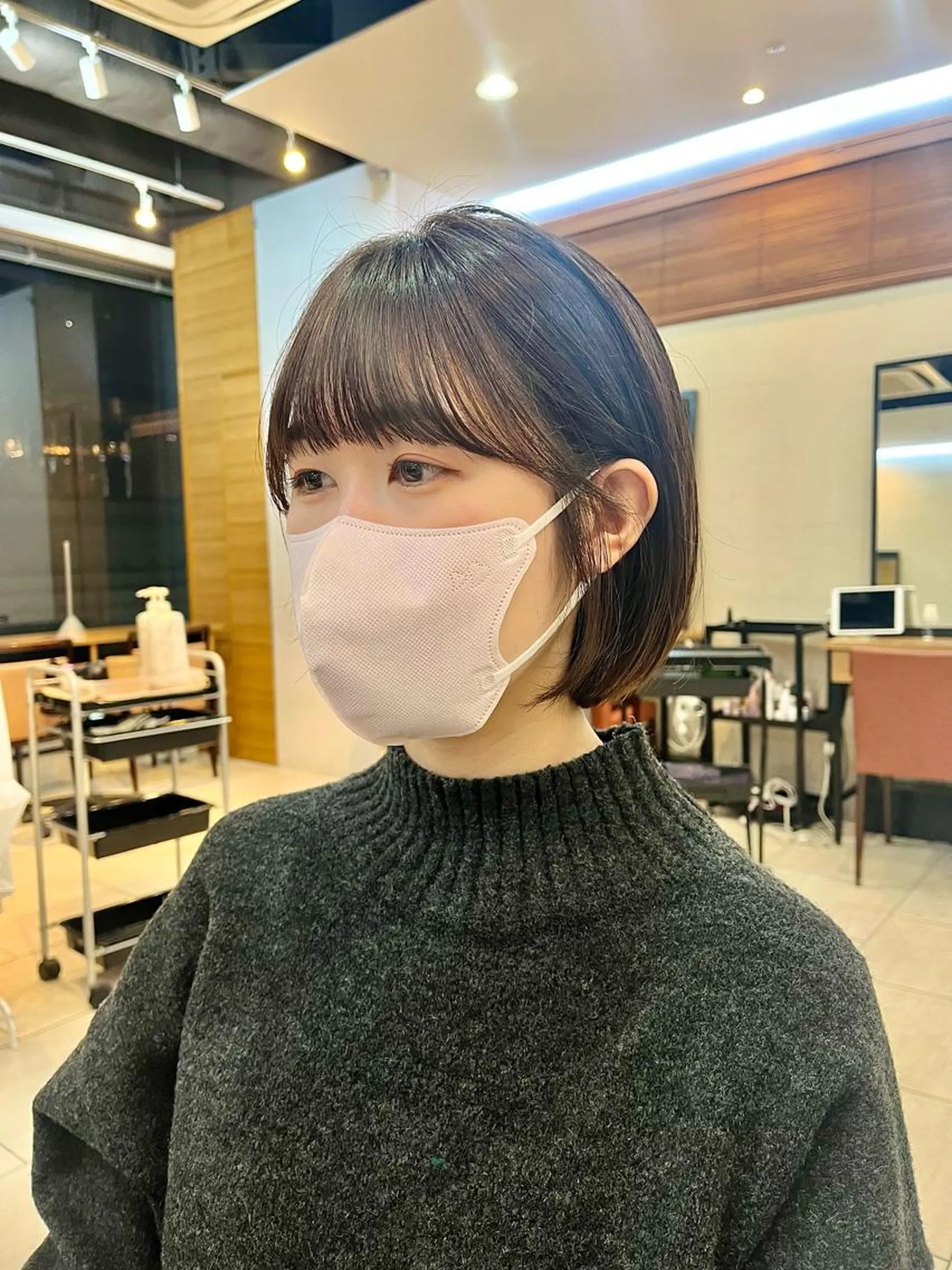 ショート ボブ あやめ【顔まわり/レ イヤー/柔らかカラ】のヘアスタイル