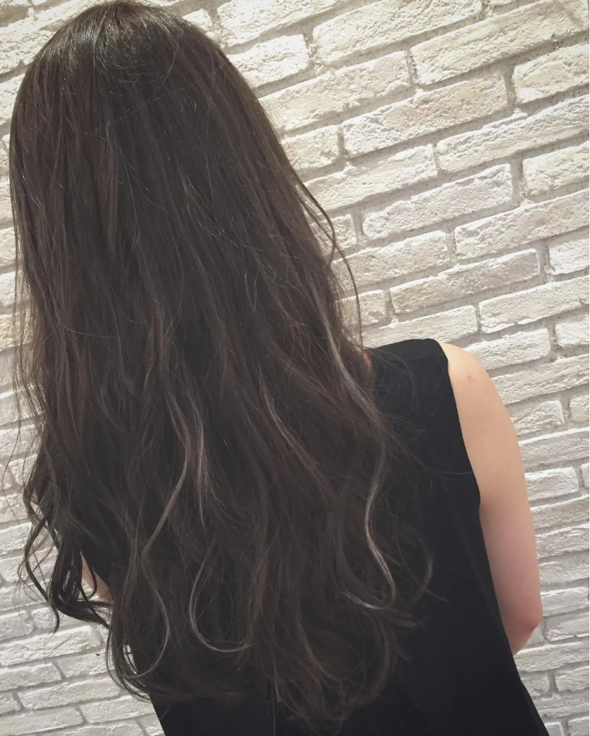 セミロング ロング カラー ハイライトカラー 外国人風カラー ハイライト ラフィスヘアードープ所属・[外国人風カラー] 田中健太のヘアスタイル