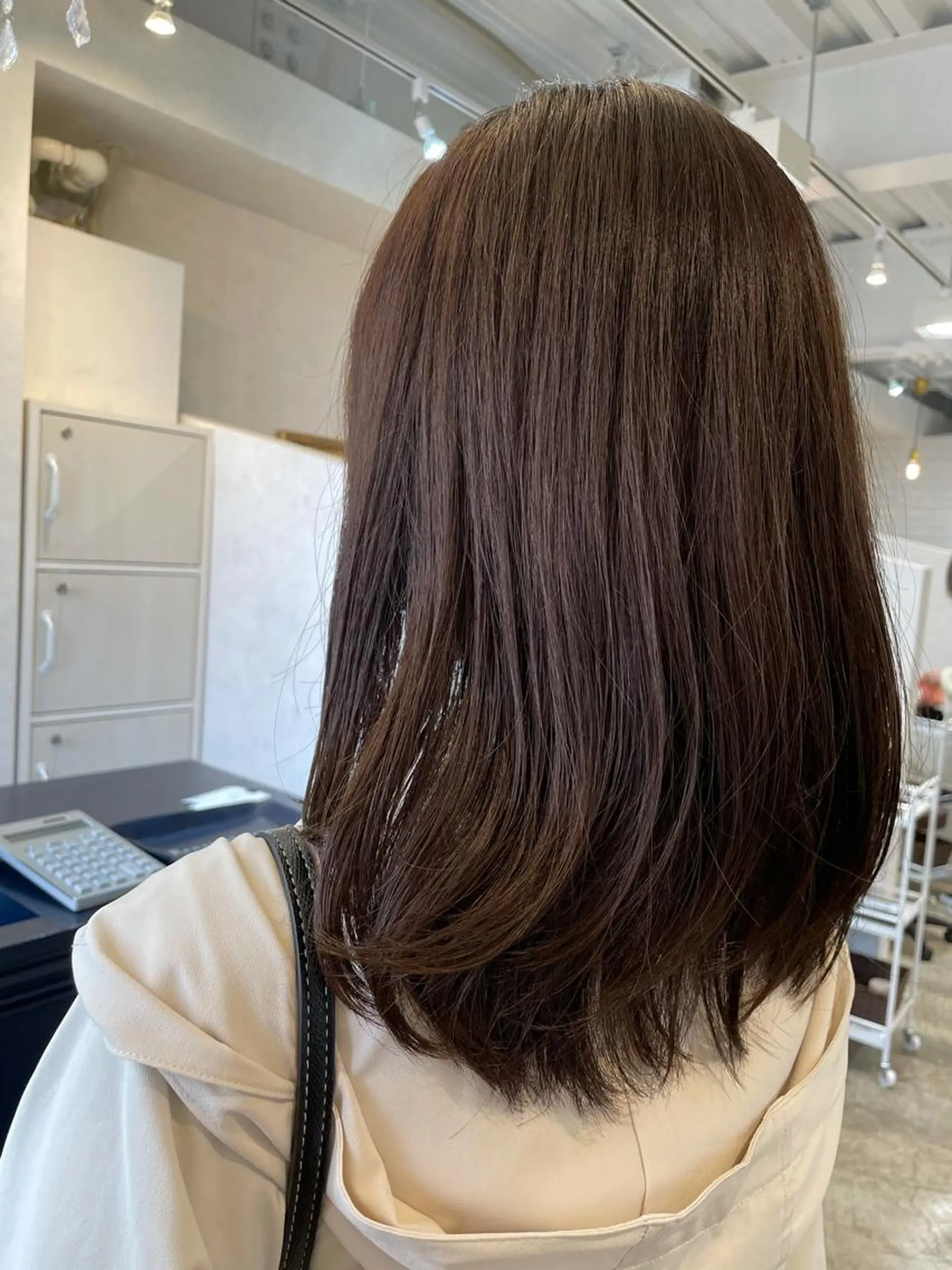 ミディアム カラー アッシュ ベージュカラー 透明感カラー💎 AYAのヘアスタイル