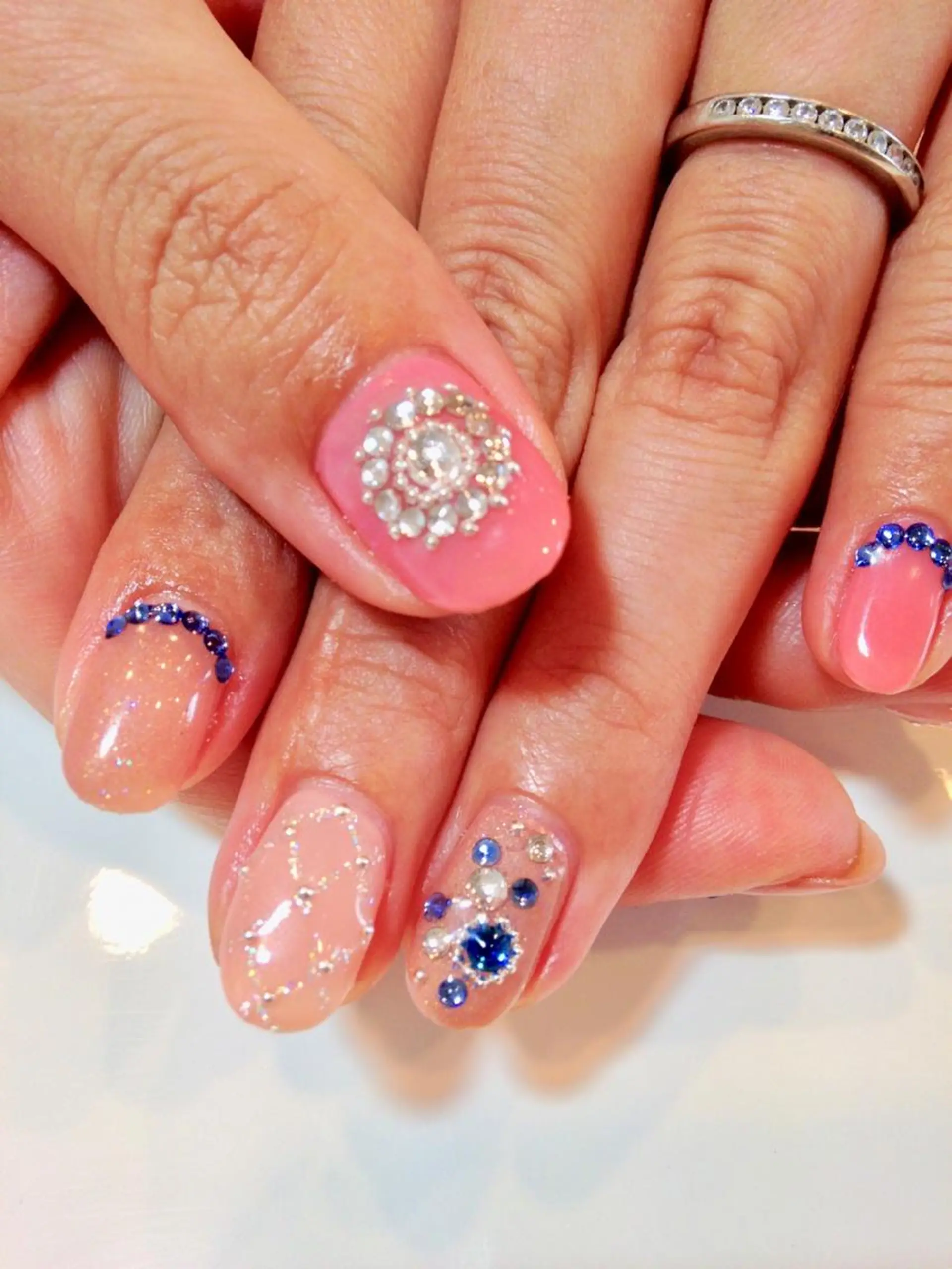 ネイル ハンドネイル ネイル＆フラワーサロン〜Ri✦hiro〜鳥栖店所属・HIRATA RIEのネイルデザイン