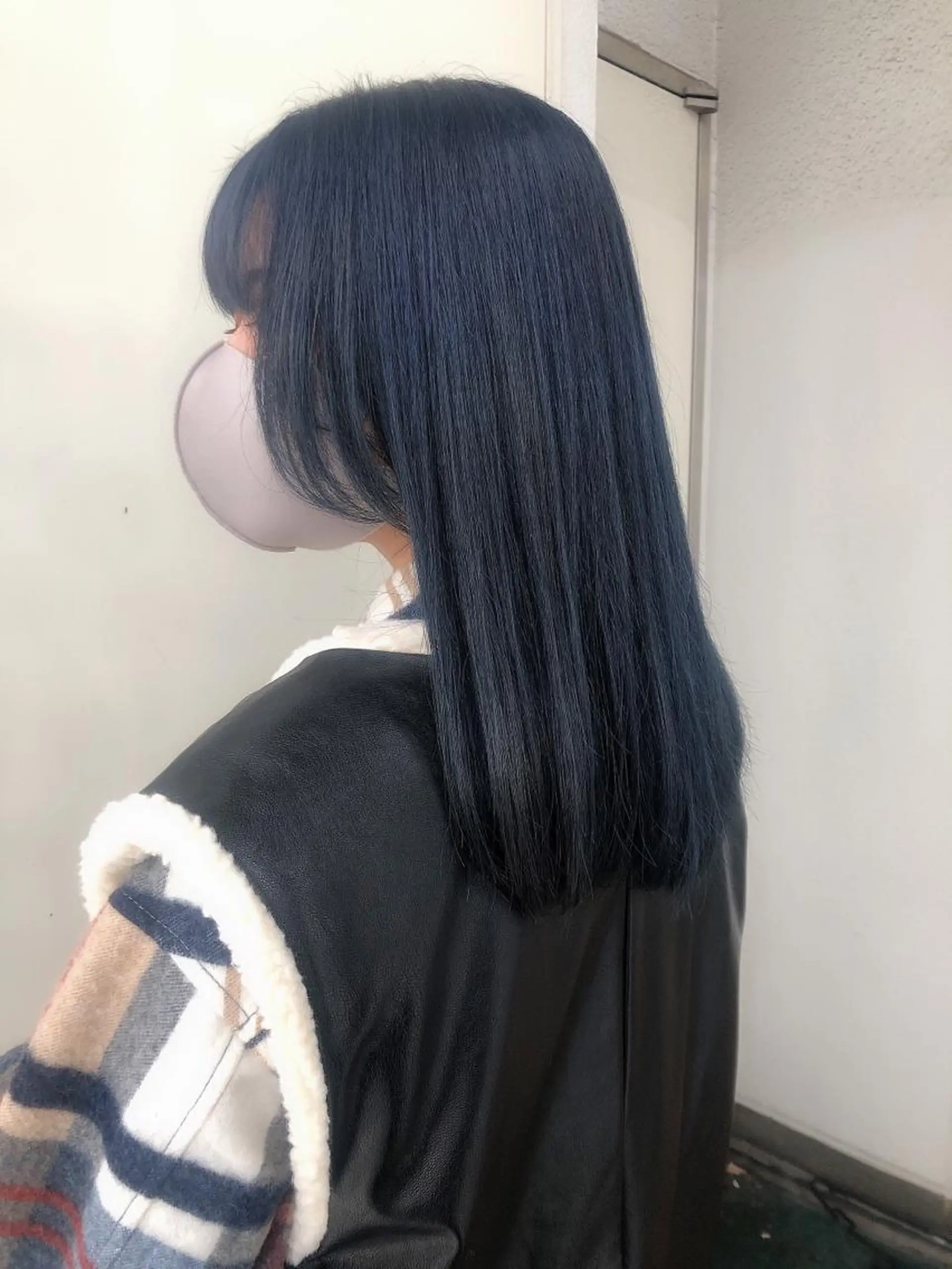 セミロング カラー 韓国🇰🇷レイヤー 映える顔周り🩷のヘアスタイル