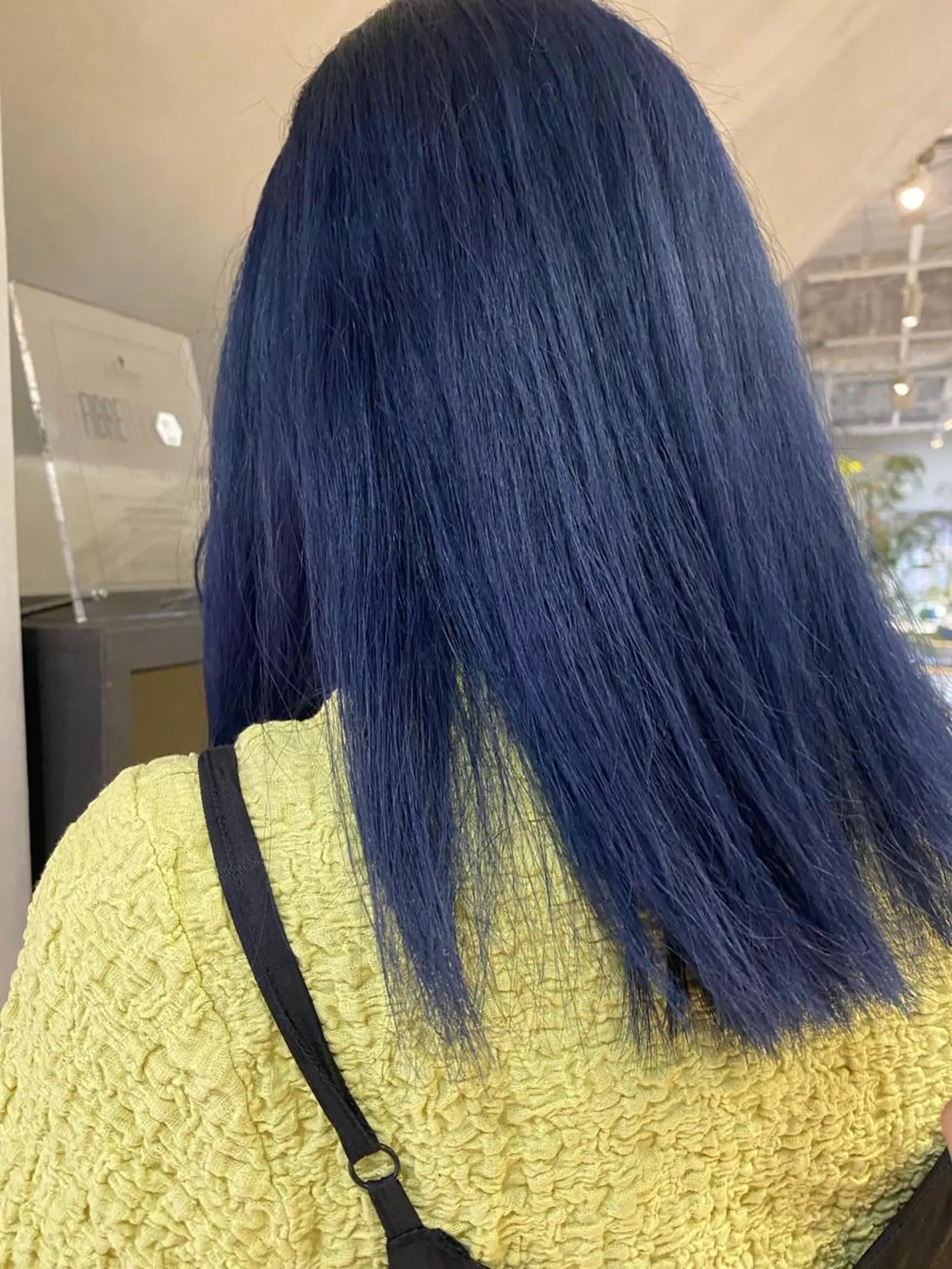 ミディアム カラー アカリ /ショートカットのヘアスタイル