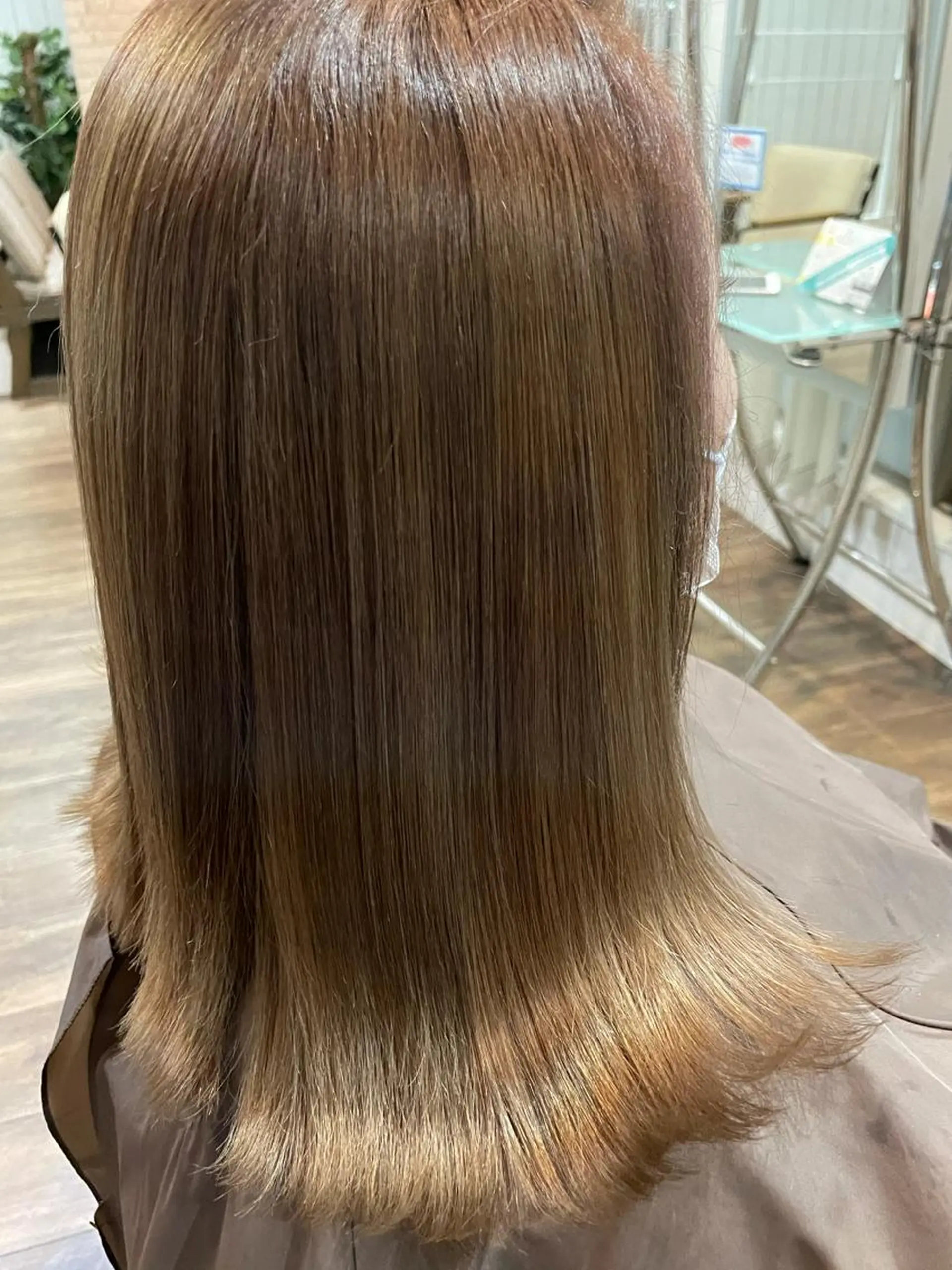 セミロング カラー ヘアアレンジ MiU所属・韓国×髪質改善×美髪 縮毛矯正×レイヤーのヘアスタイル