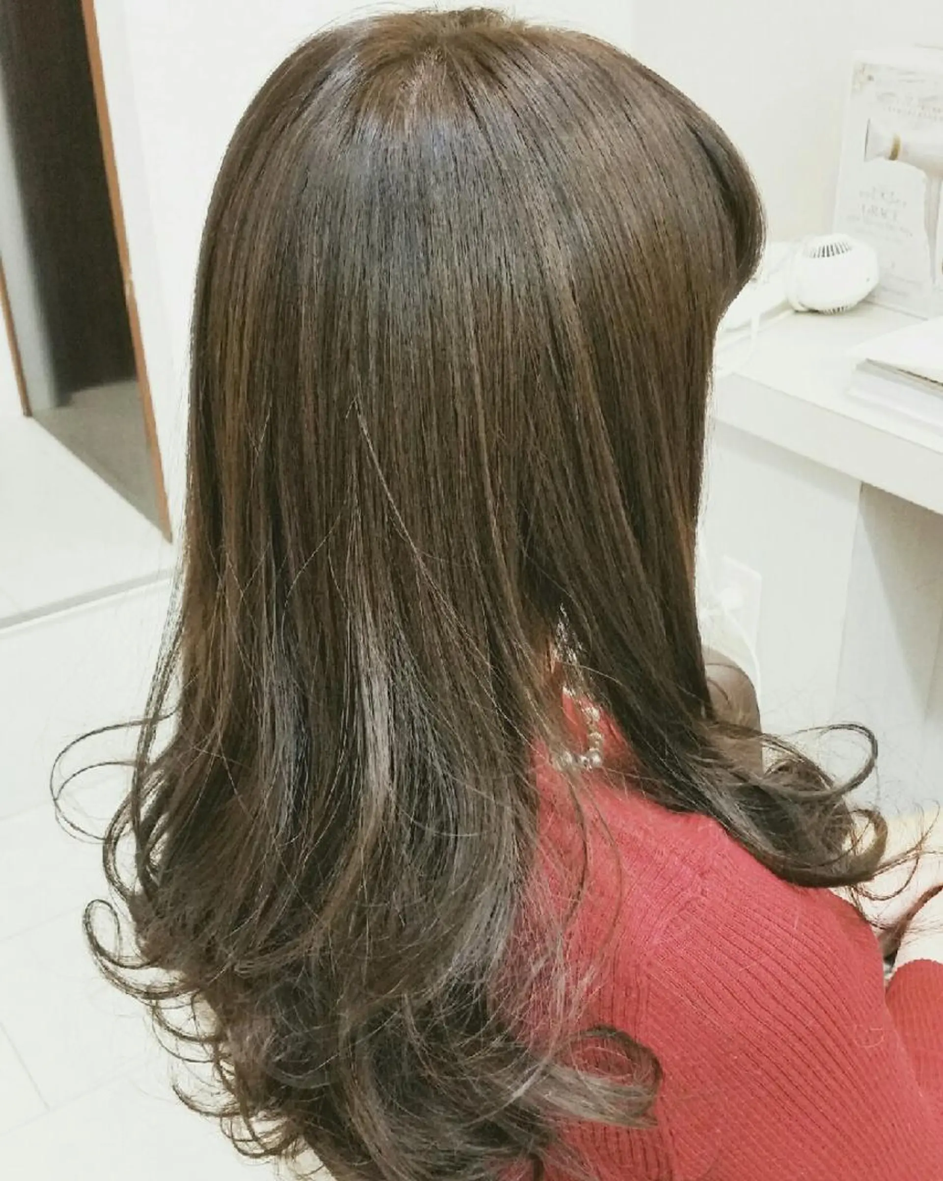 ロング カラー グレージュ 山中 誠一朗のヘアスタイル