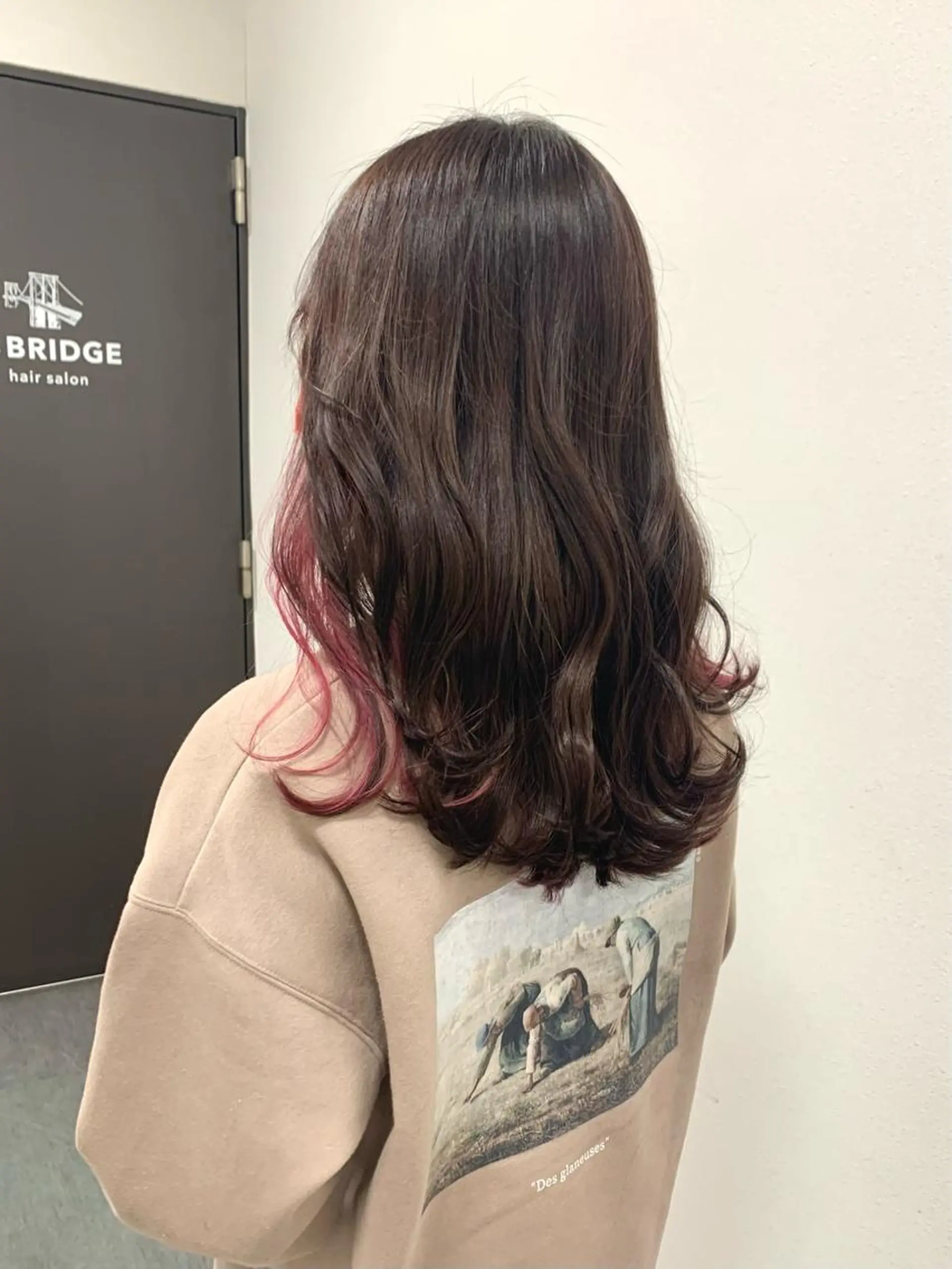 セミロング カラー ブラウンカラー グレージュ インナーカラー ピンクカラー シアーブラウン 村田 来倖のヘアスタイル