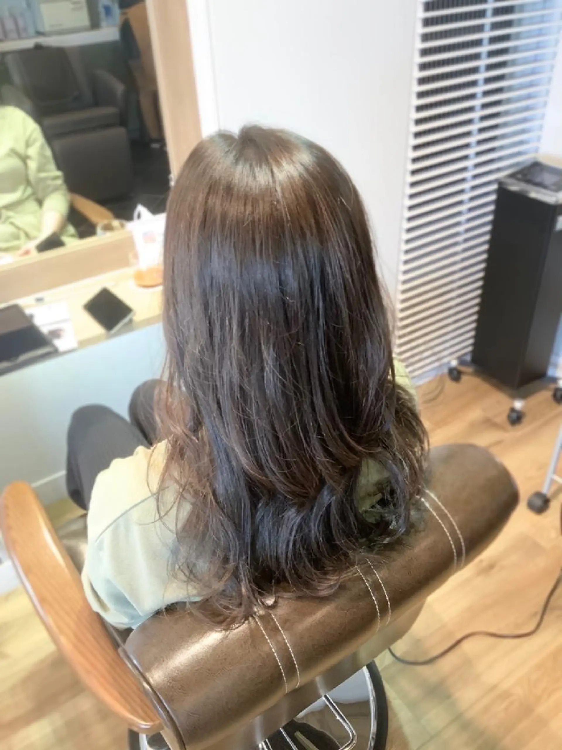 カラー ロング アッシュ オリーブアッシュ カット ヘアカラー トリートメント 堀 望美のヘアスタイル