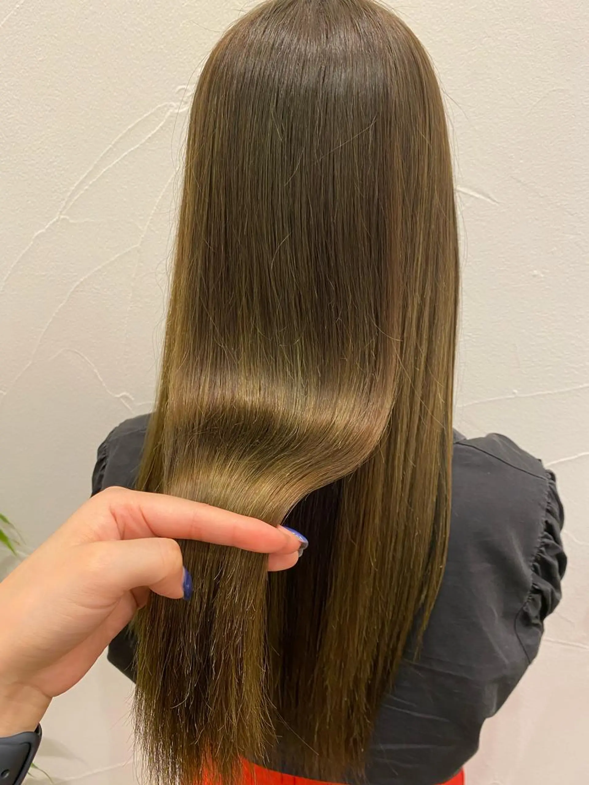ロング カラー ベージュカラー オリーブベージュ Ash中目黒店 榊間茜のヘアスタイル
