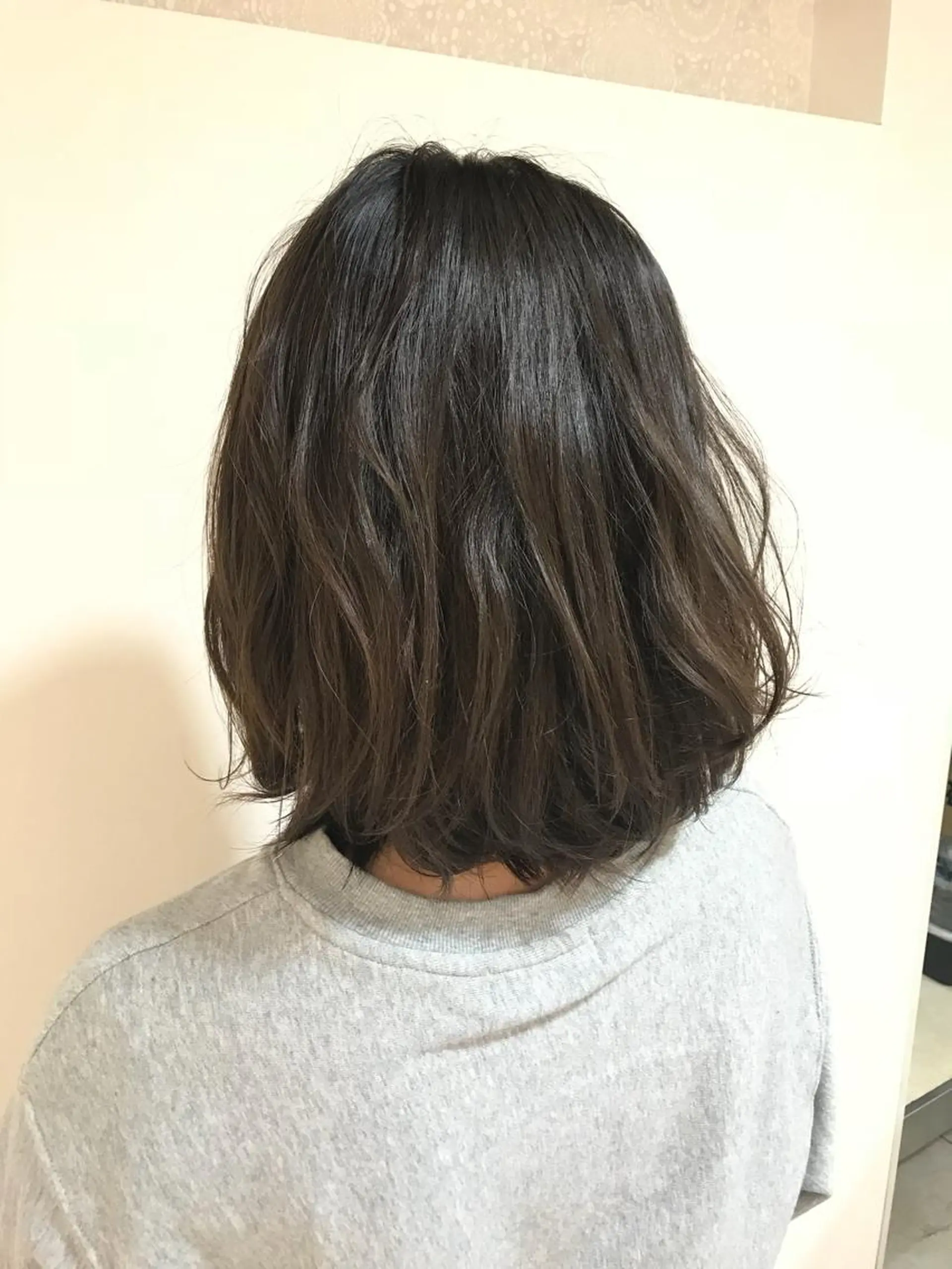 セミロング カラー ベージュカラー グラデーションカラー ヘアカラー トリートメント chiyo yasuのヘアスタイル