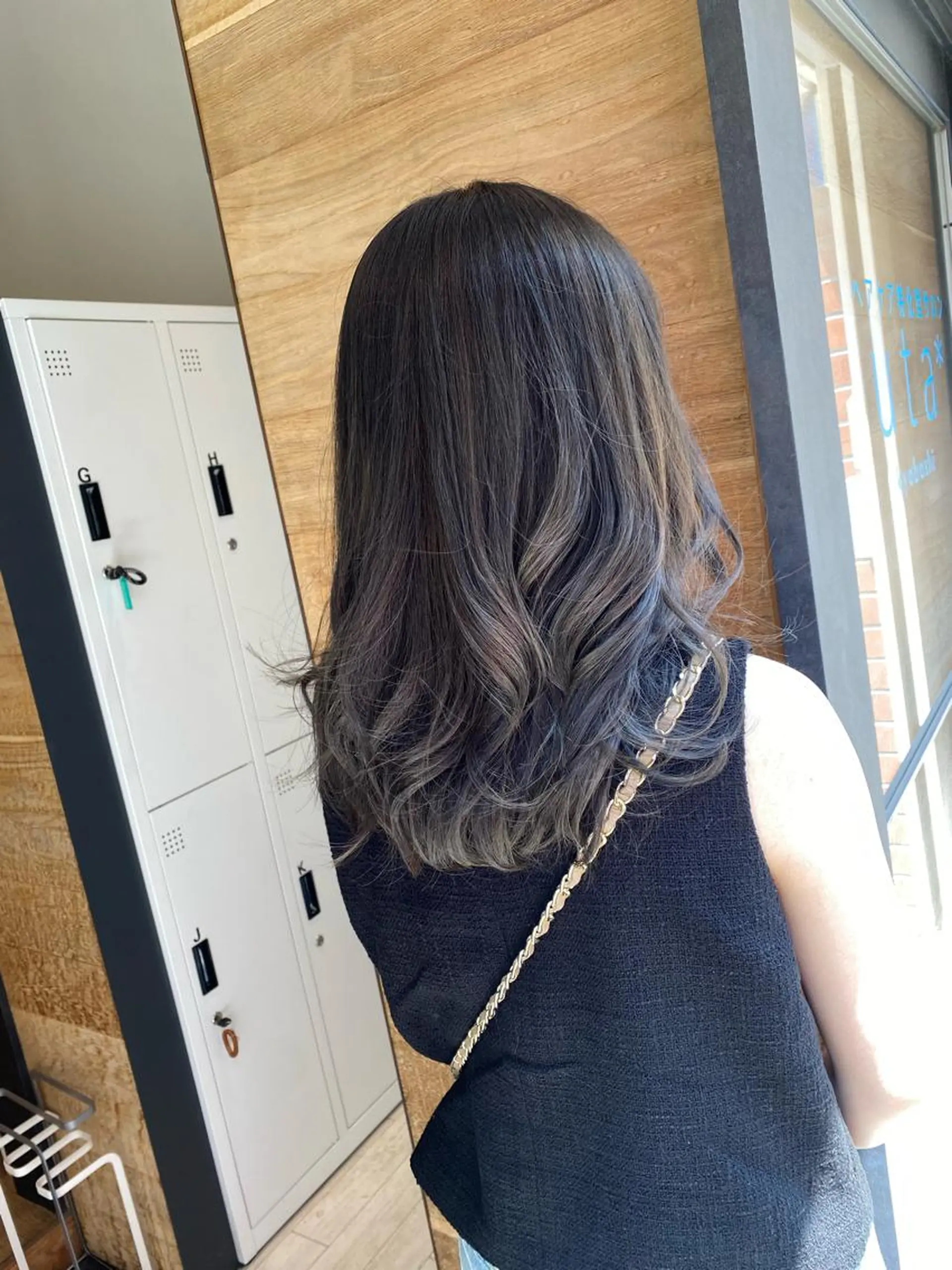 セミロング カラー 透明感カラー ダブルカラー グレージュ カット ヘアカラー トリートメント newi 京橋 【yuuki】のヘアスタイル