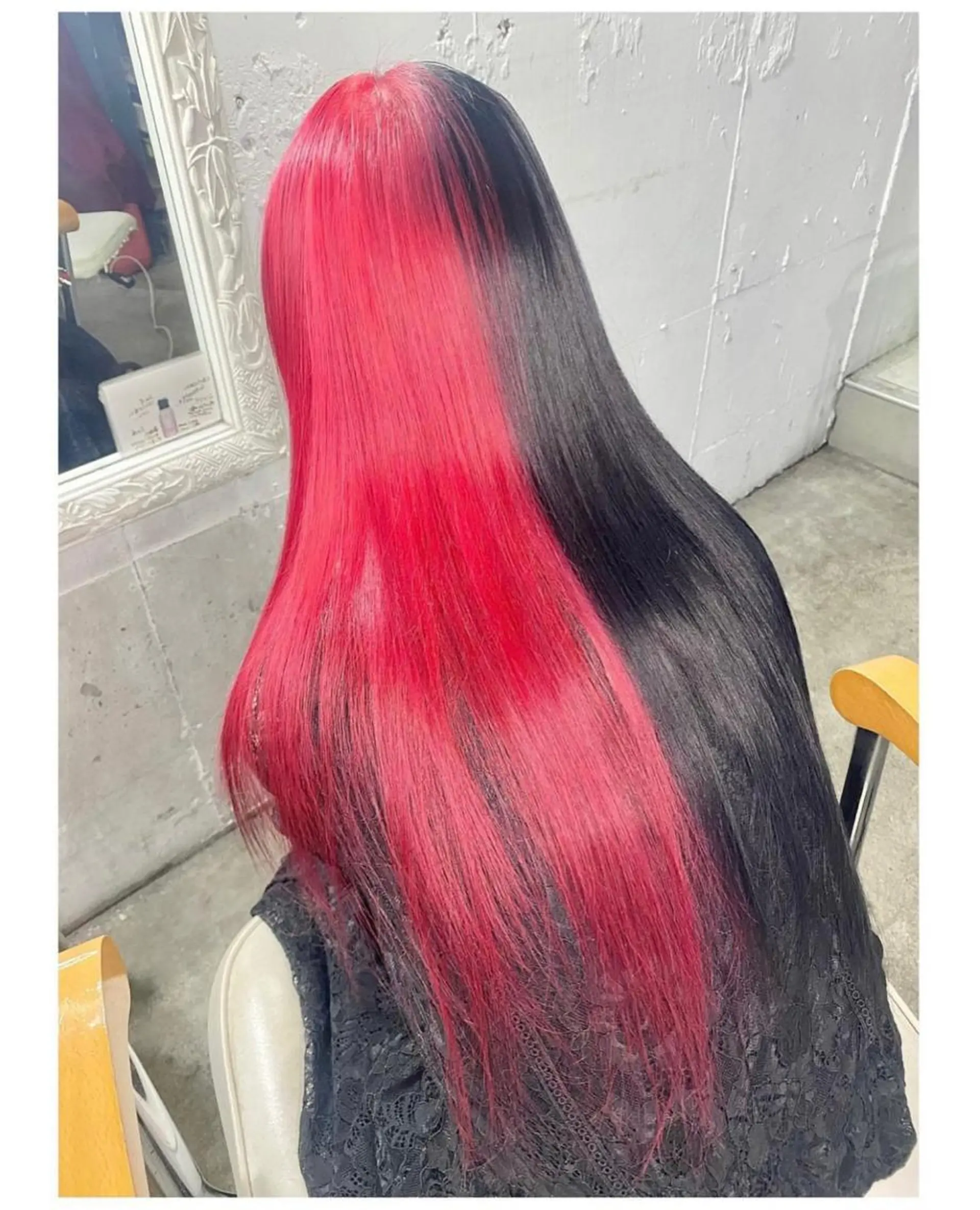 ロング カラー 黒髪 ブリーチ レッドカラー ロング ヘアカラー GARU-ガル-所属・TSUNO🦖 派手髪/オタク美容師のヘアスタイル