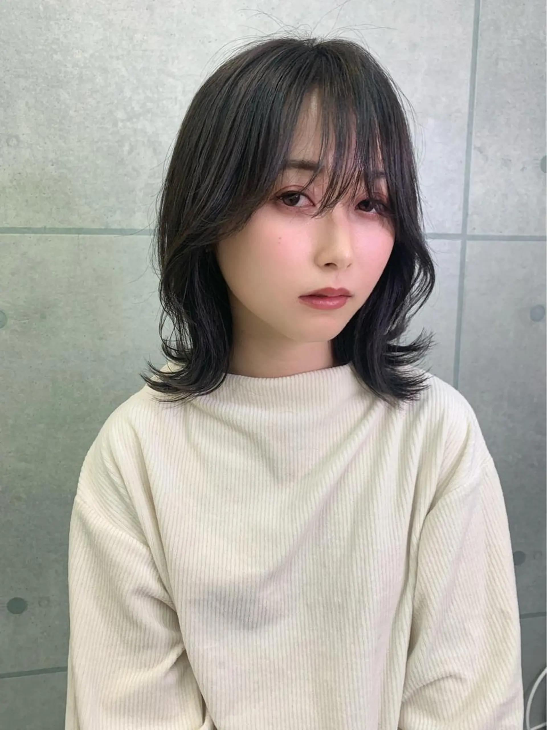 ミディアム カラー ブルーカラー ネイビーカラー neaf【六本木】所属・モテ髪/レイヤー 六本木/佐藤ゆり🎀のヘアスタイル