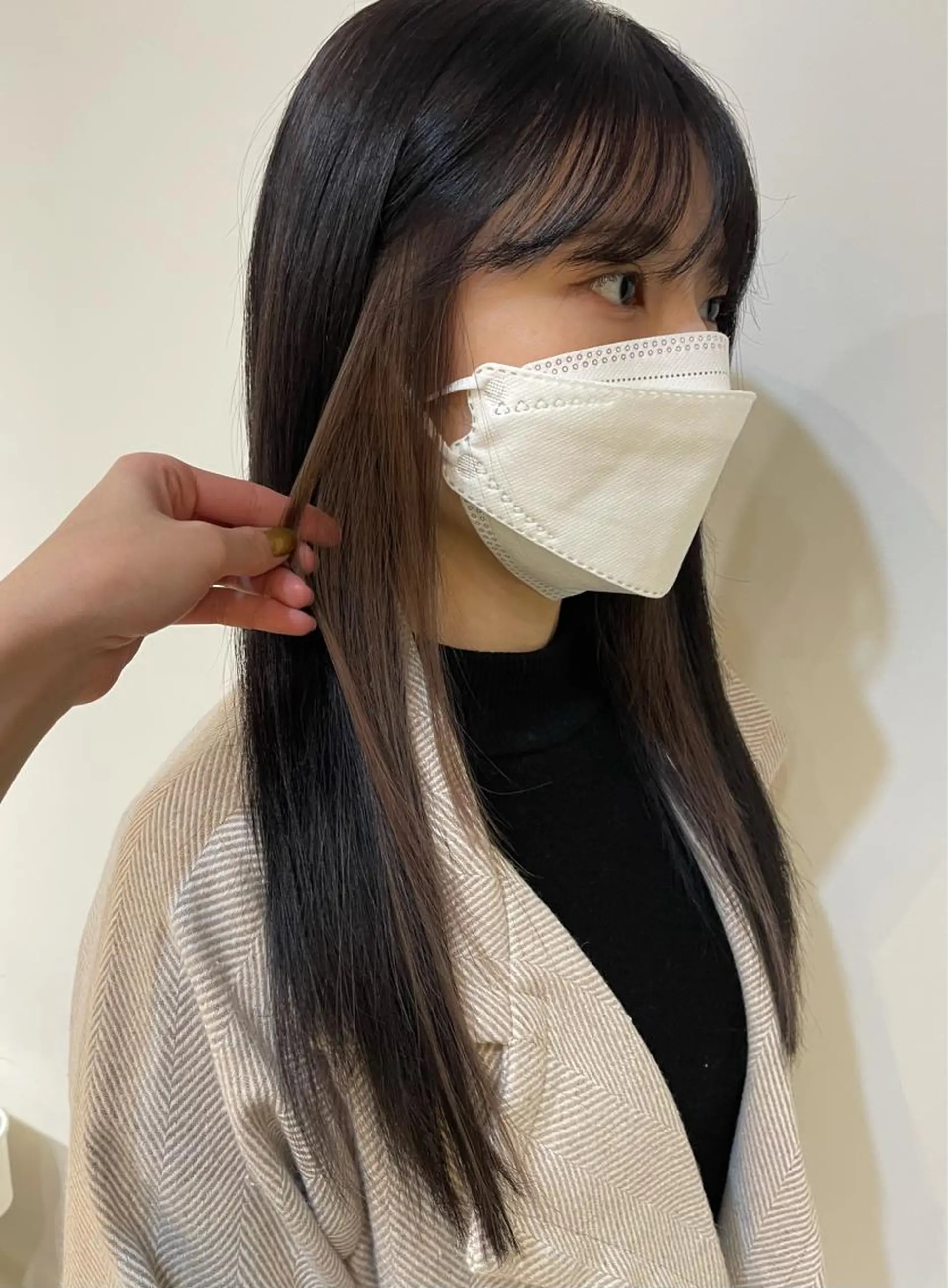 ロング カラー ベージュカラー イヤリングカラー chiharu ボブ/レイヤーのヘアスタイル