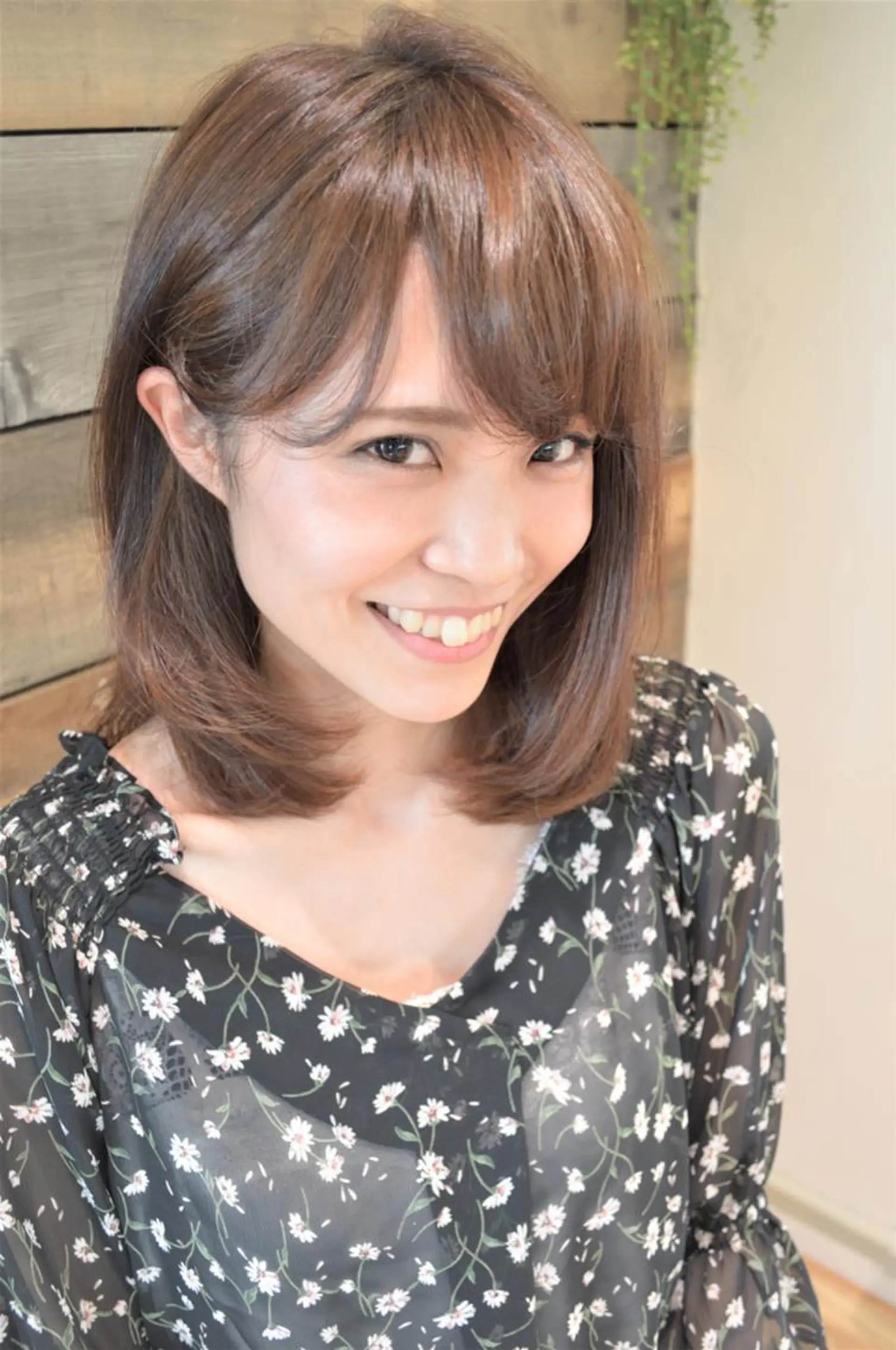 ミディアム カット 仁 ジンのヘアスタイル