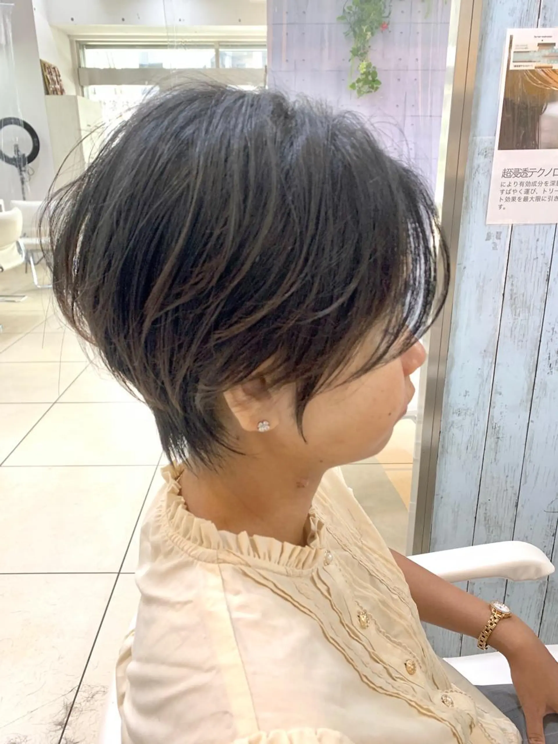 ショート パーマ コテ巻き風パーマ/ クロスパーマ/久岡のヘアスタイル