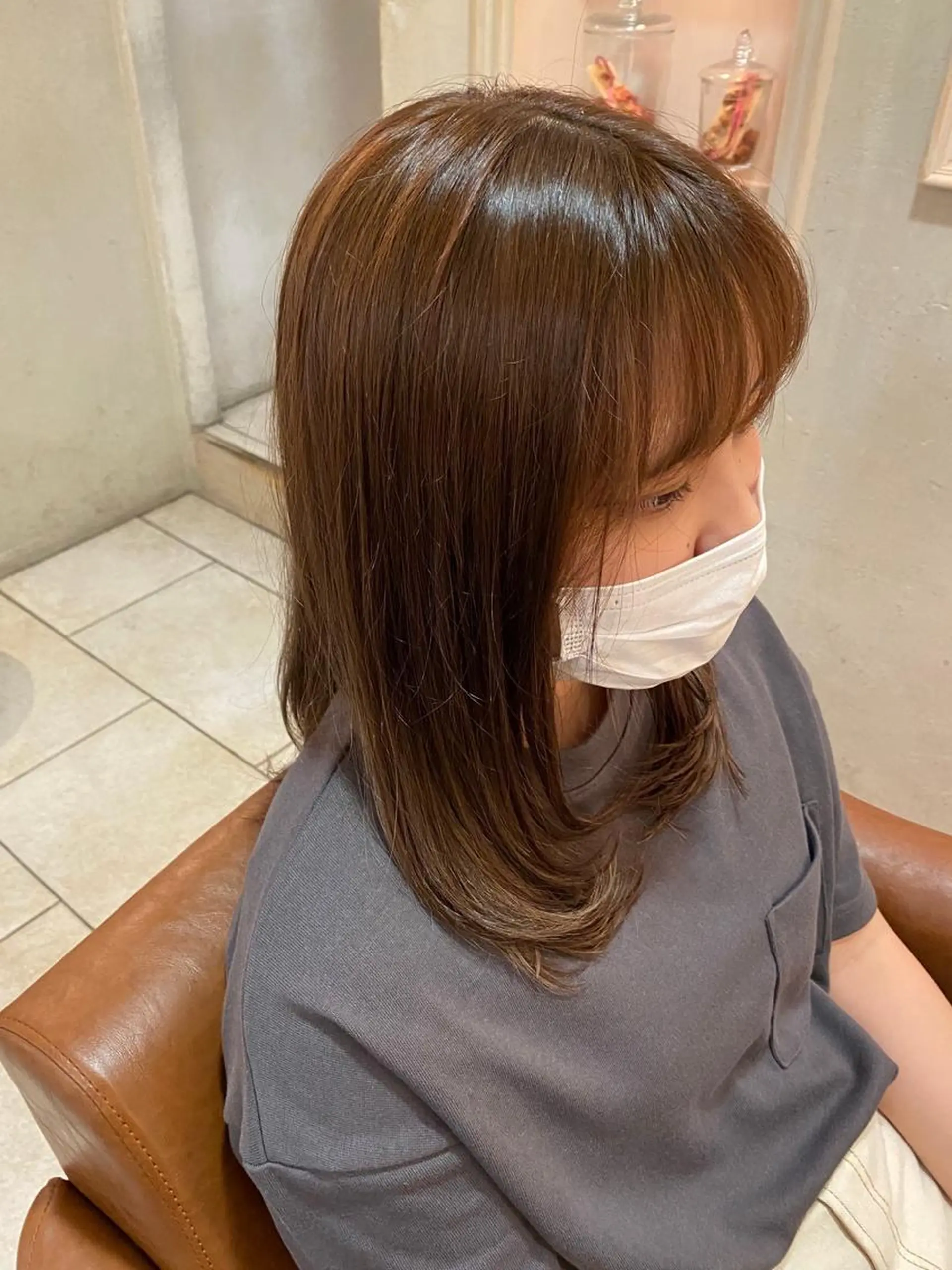 ミディアム レイヤーカット amie by afloat(エイミーバイアフロート)所属・井上 日菜乃のヘアスタイル