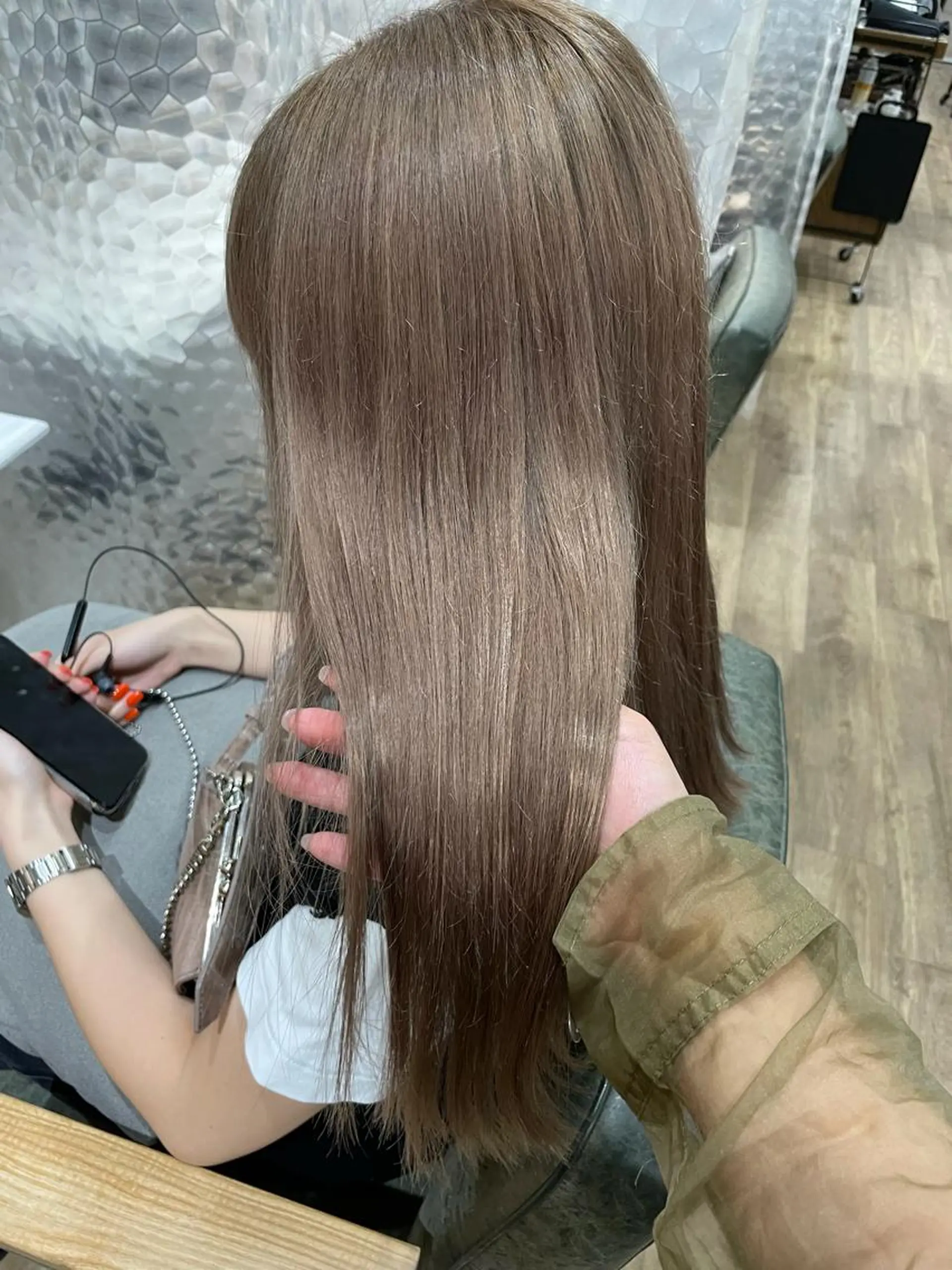 ロング カラー ベージュカラー ブリーチ ヘアカラー トリートメント レイヤー/顔周り /AKARIのヘアスタイル