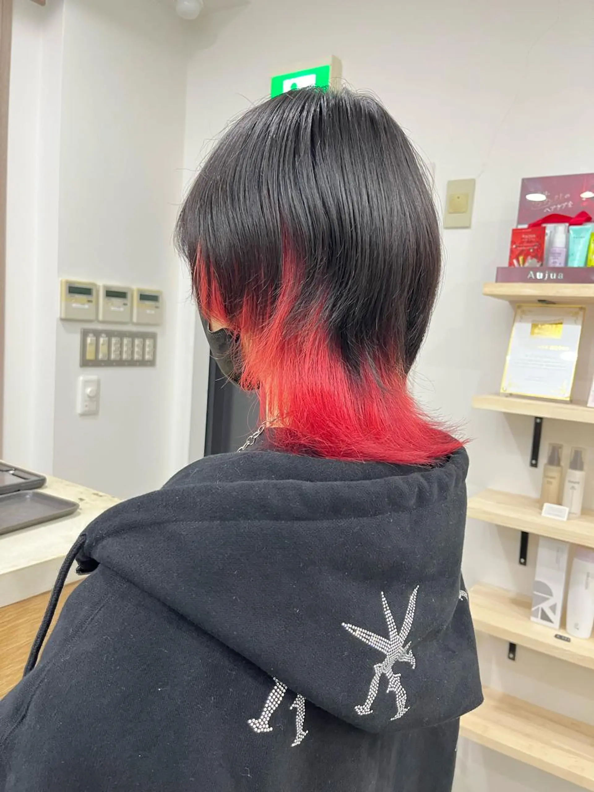 ミディアム カラー インナーカラー レッドカラー カットモデル募集🐺 らいと💎のヘアスタイル