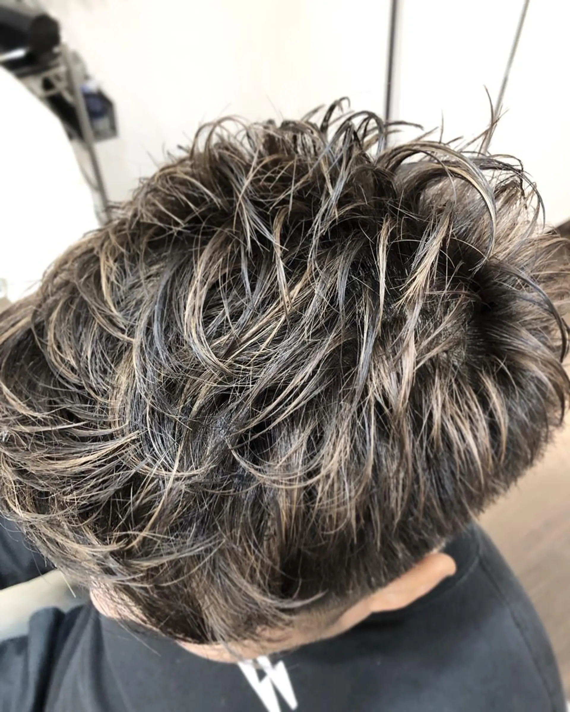 メンズ メンズハイライト 美髪育成salon 髪質改善 FORMAのヘアスタイル