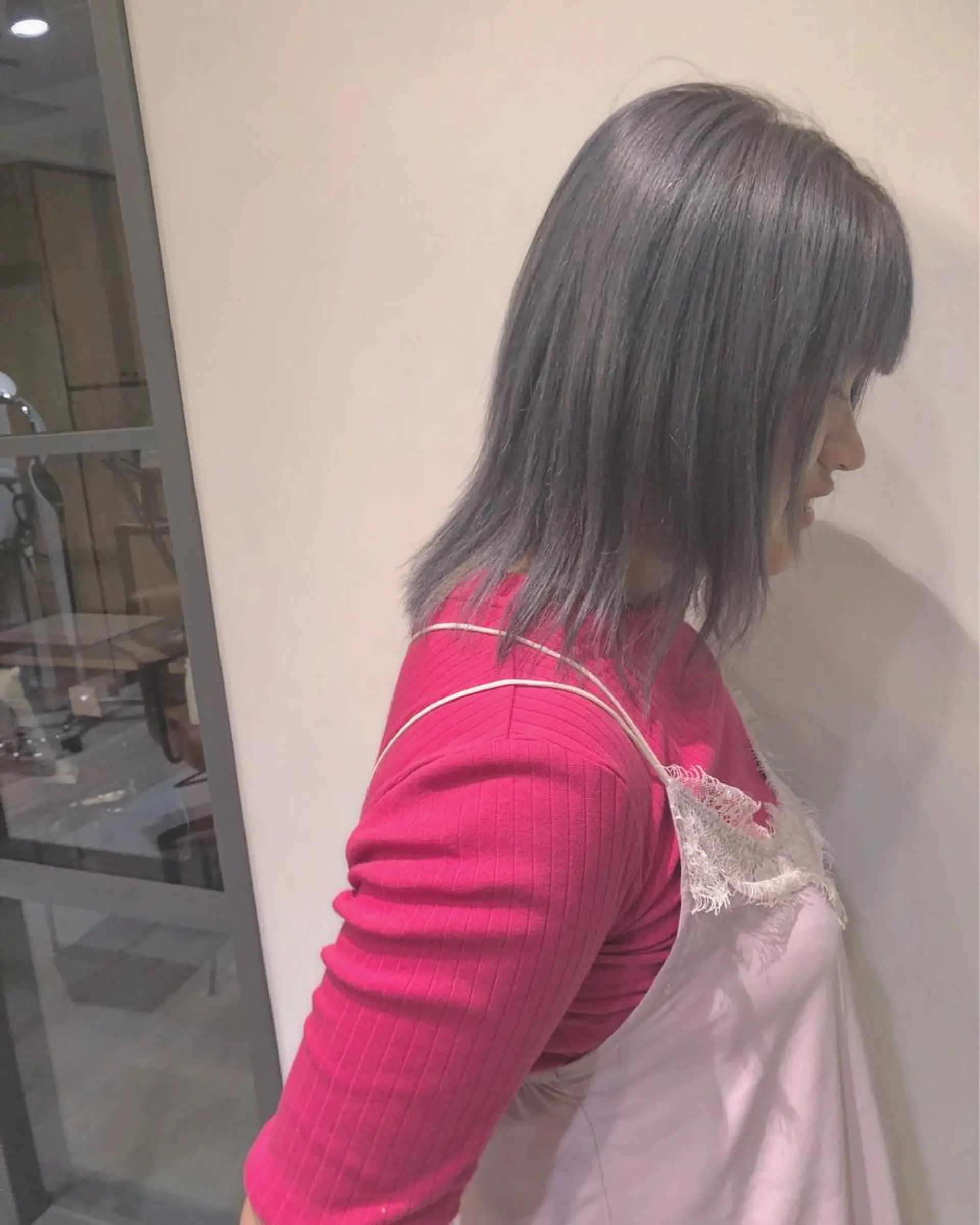 ミディアム カラー ブリーチ グレージュ ラベンダーカラー ラベンダーグレージュ ラベンダーグレー カット ヘアカラー 縮毛矯正 トリートメント 江原 彩華のヘアスタイル