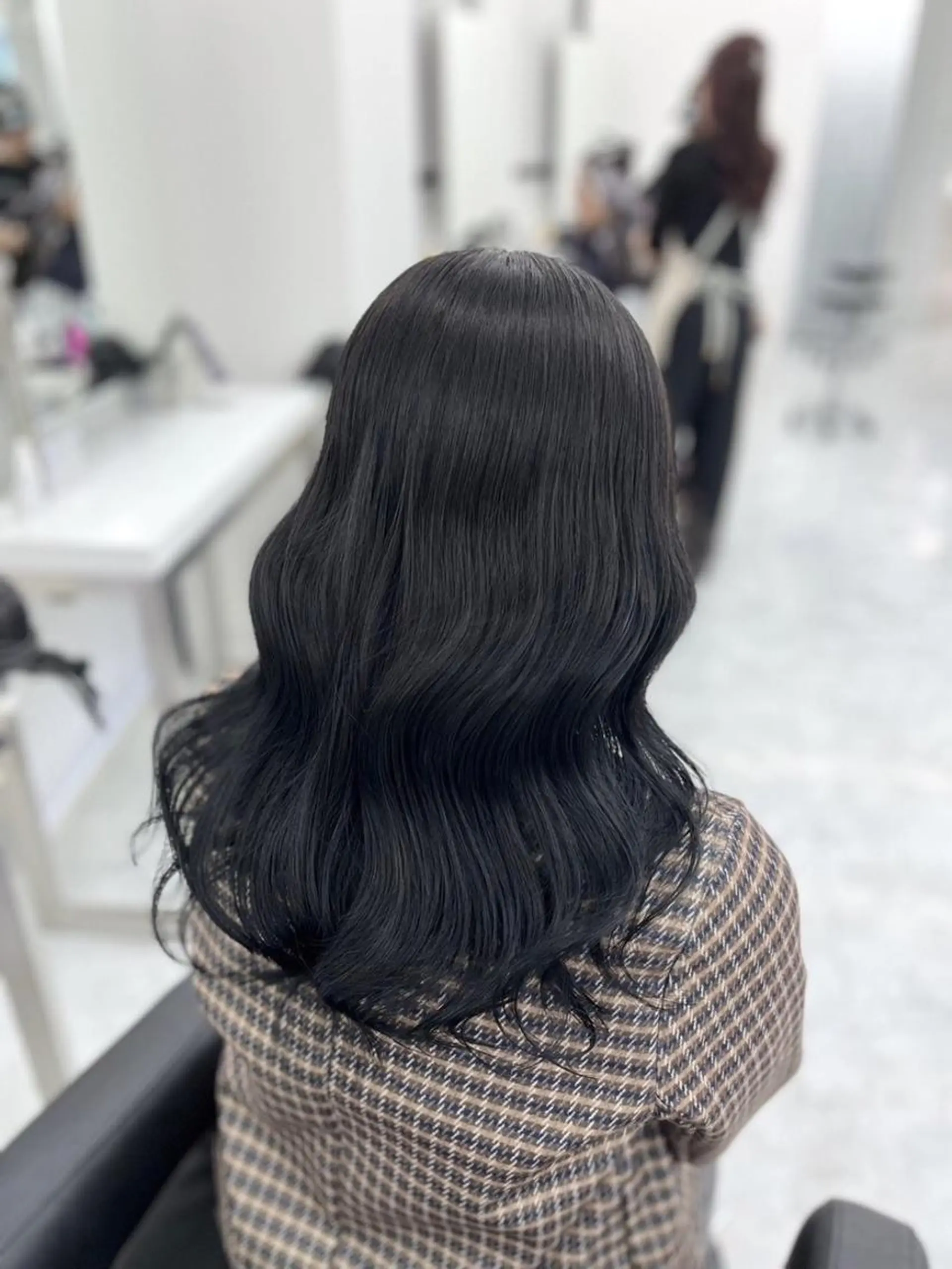 カラー 暗髪透明感カラー🖤 池袋SHE🖤のヘアスタイル