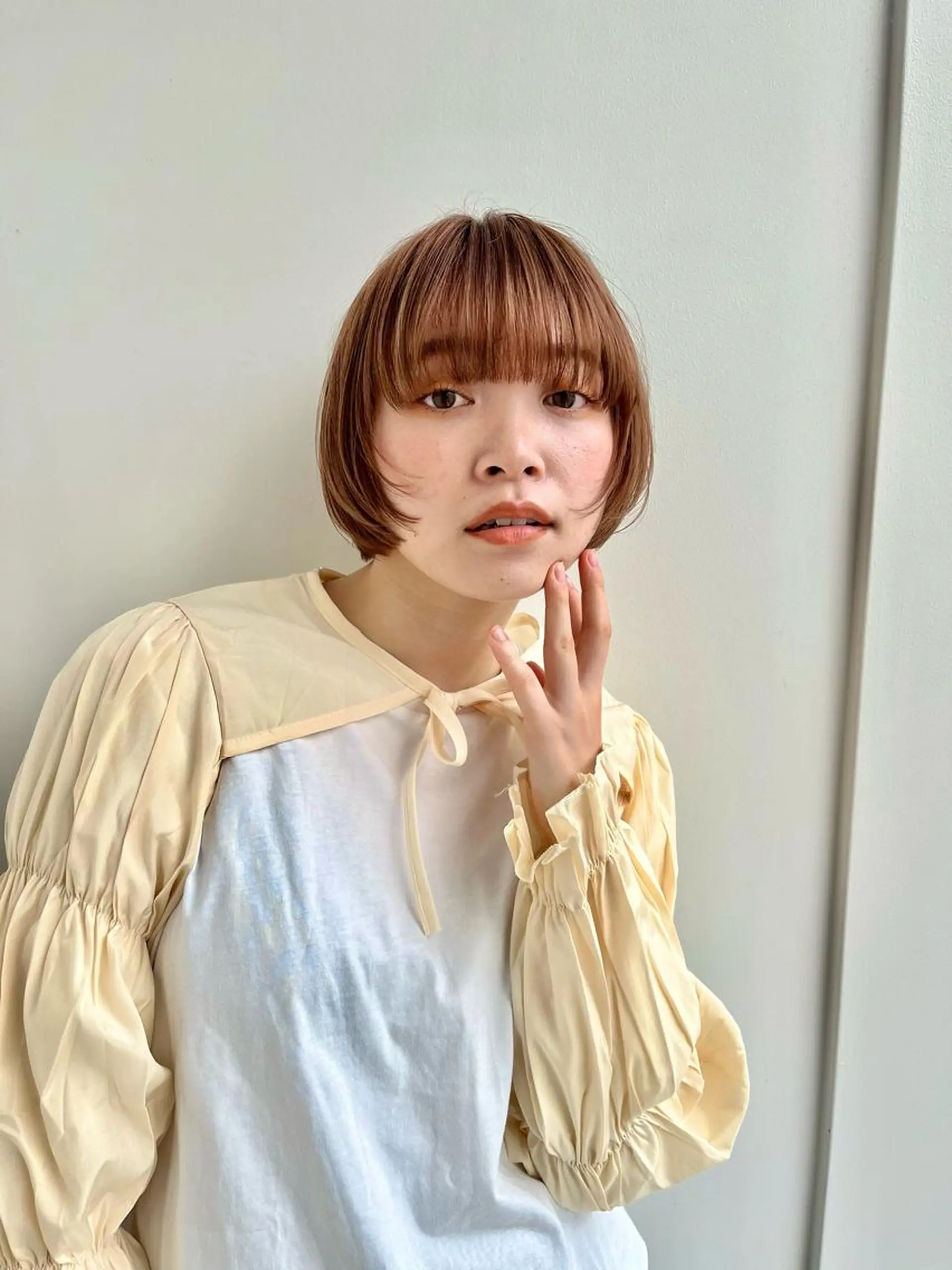 ショート ボブ あやめ【顔まわり/レ イヤー/柔らかカラ】のヘアスタイル