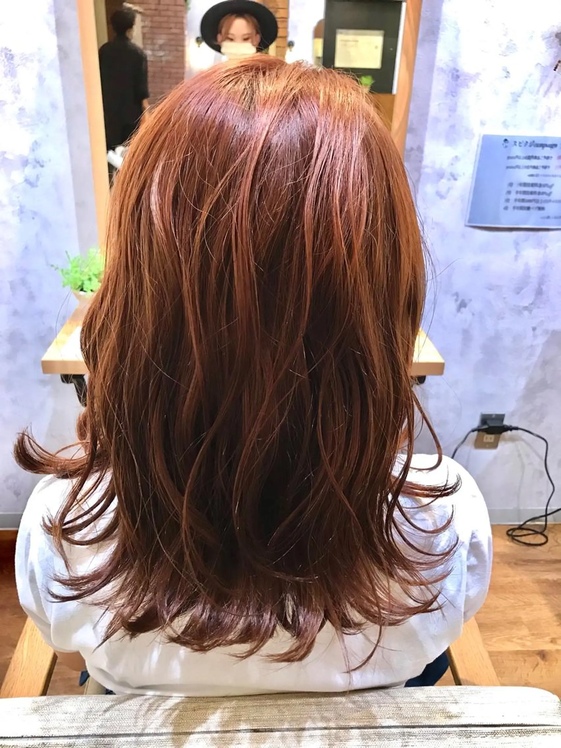 ミディアム カラー オレンジ 三條場 彩夏のヘアスタイル