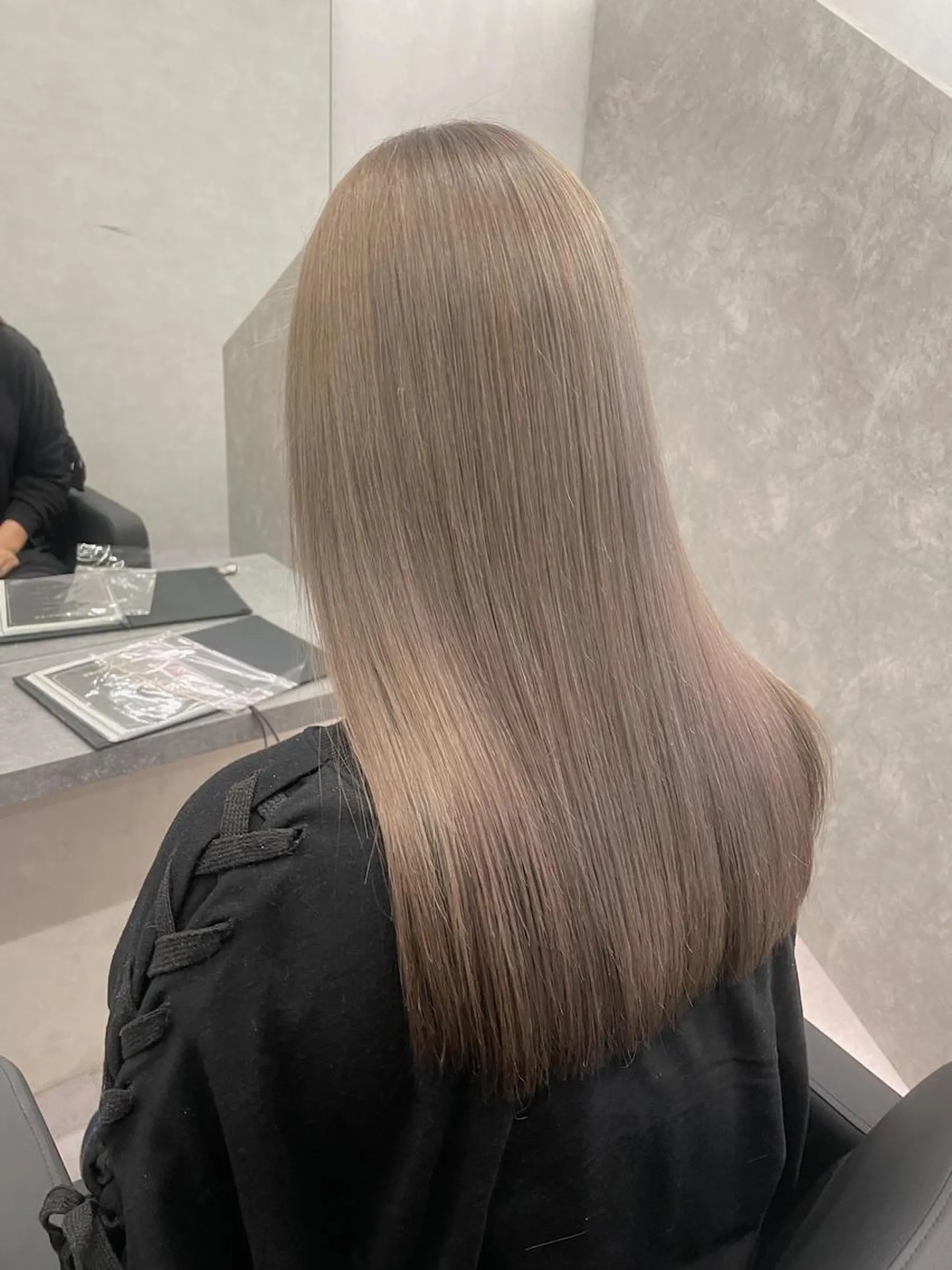 カラー ブリーチ ヘアカラー 小林 拓真のヘアスタイル