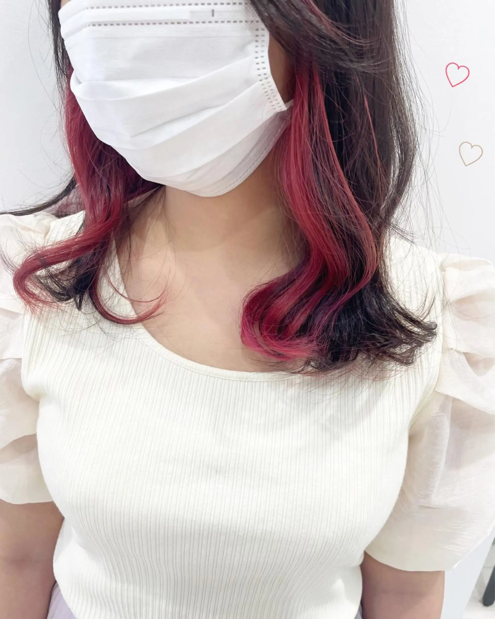 ミディアム カラー シールエクステ インナーカラー レッドカラー エクステ EMANON新宿東口所属・新宿駅近♡ ♡個室♡三都季🌜のヘアスタイル