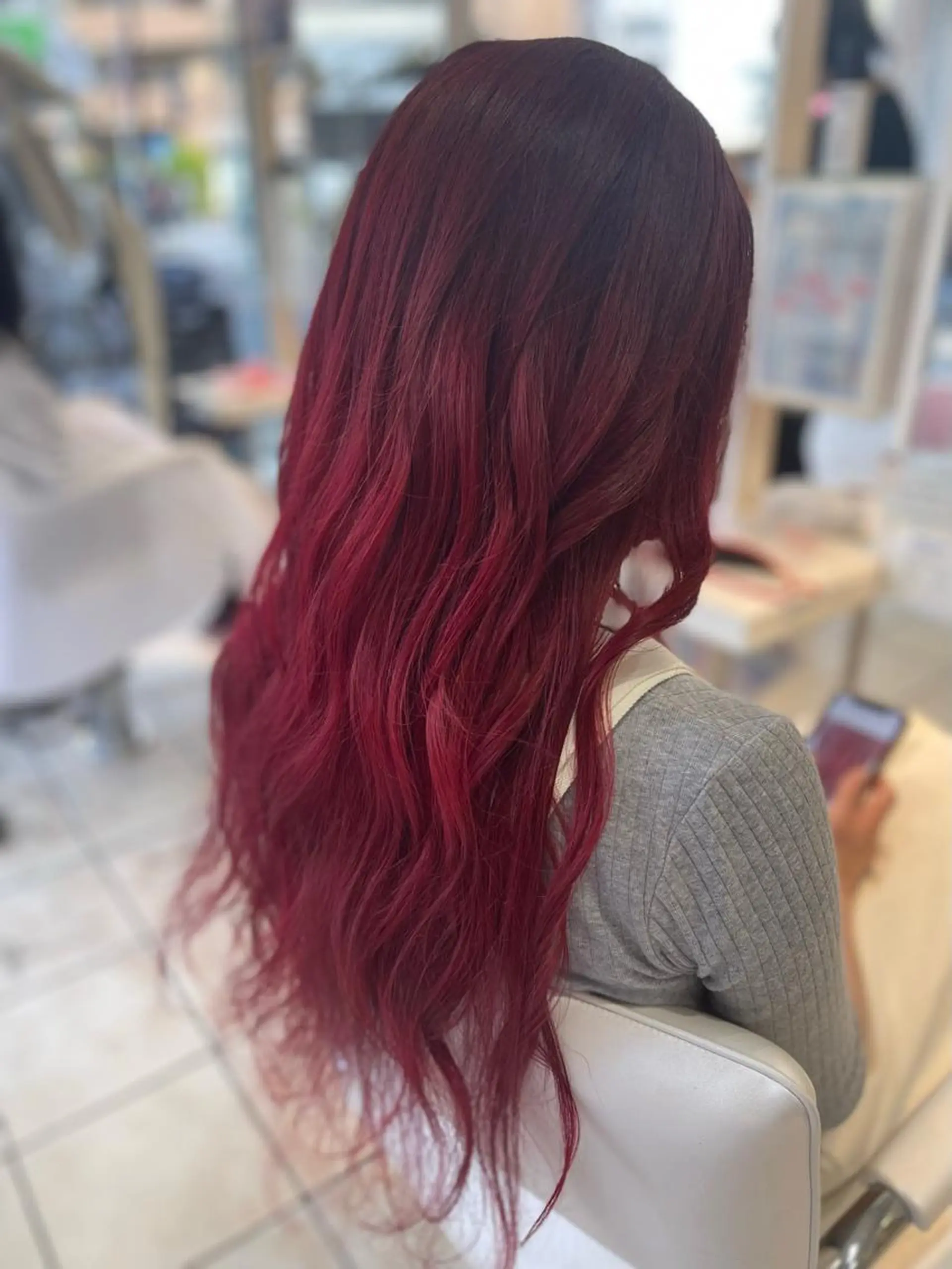 ロング カラー 艶髪 インナーカラーのヘアスタイル