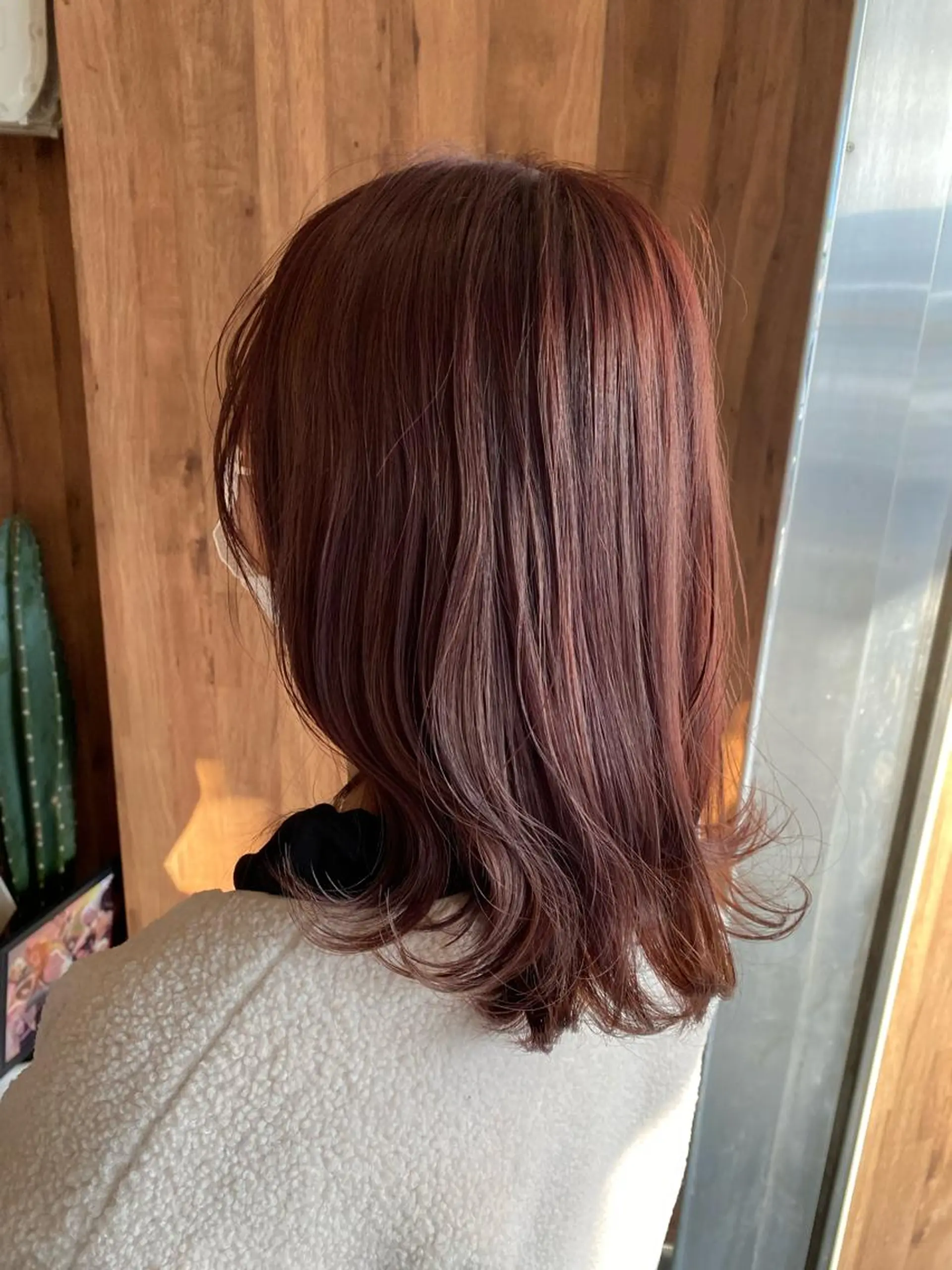 ミディアム アッシュ カット ヘアカラー トリートメント 暗髪透明感カラー/ インナー/小島良太のヘアスタイル