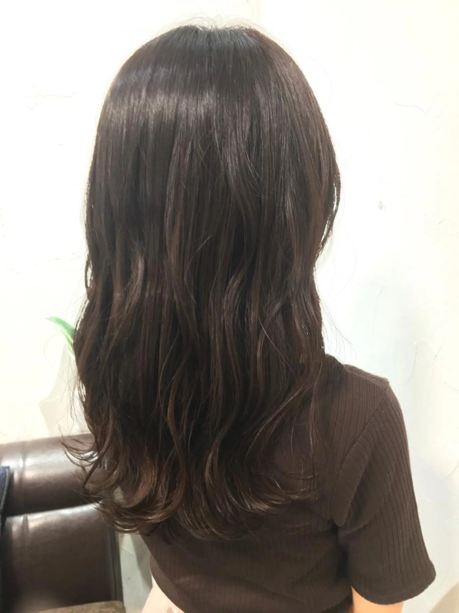 セミロング 鈴木 咲輝のヘアスタイル