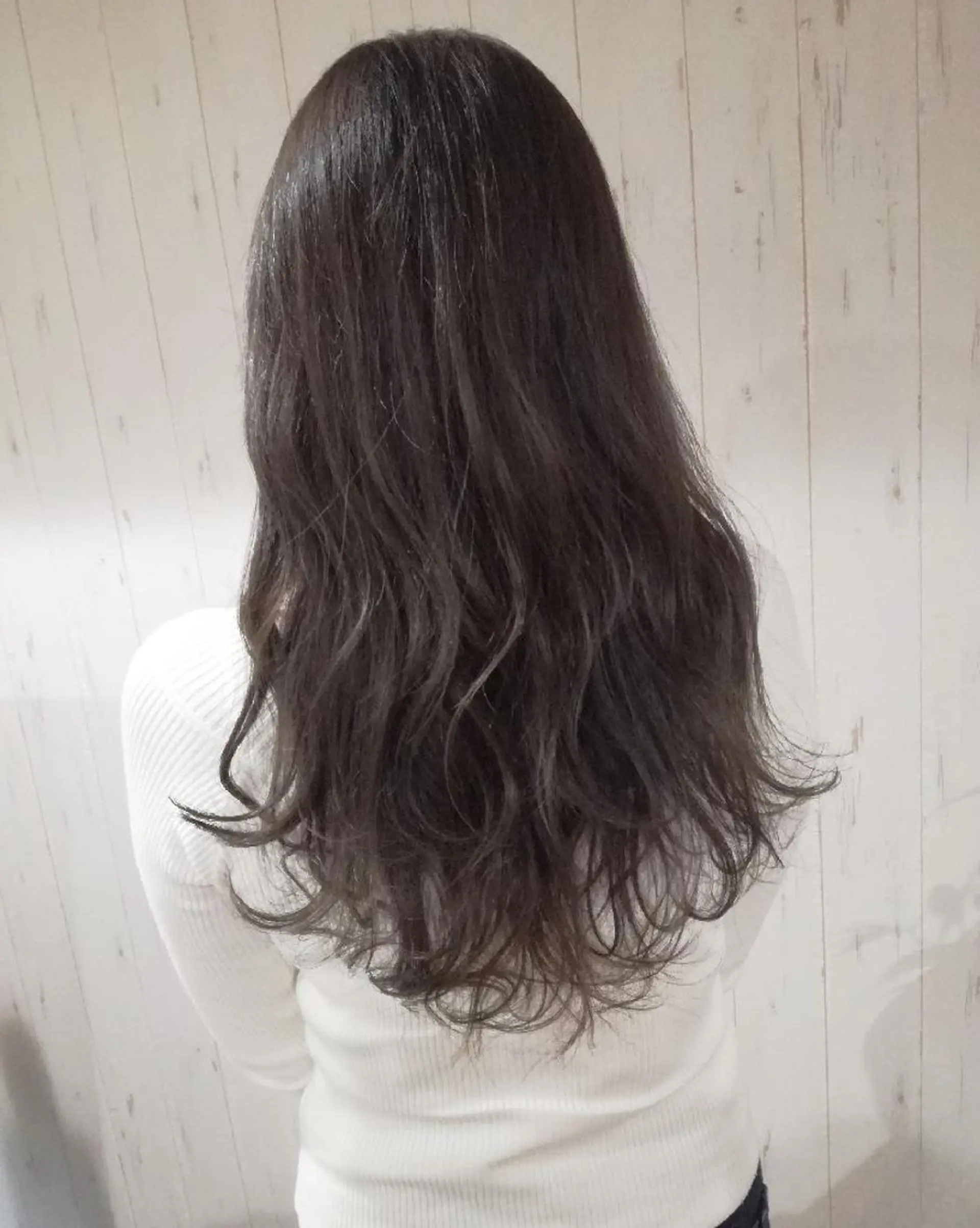 カラー ロング グレージュ カット ヘアカラー トリートメント 西川 敏夫のヘアスタイル