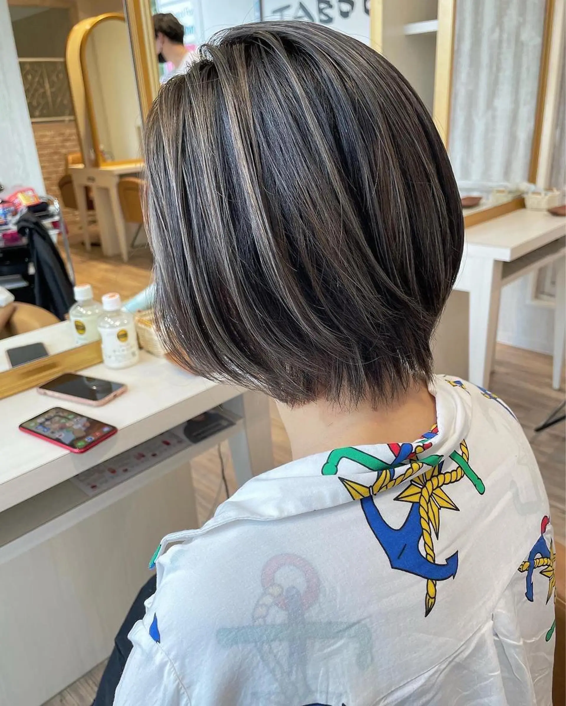 ショート カラー アッシュ ベージュカラー 透明感カラー ハイライトカラー 外国人風カラー ヘアカラー トリートメント 河合秀明/ハイライト /インナーカラーのヘアスタイル