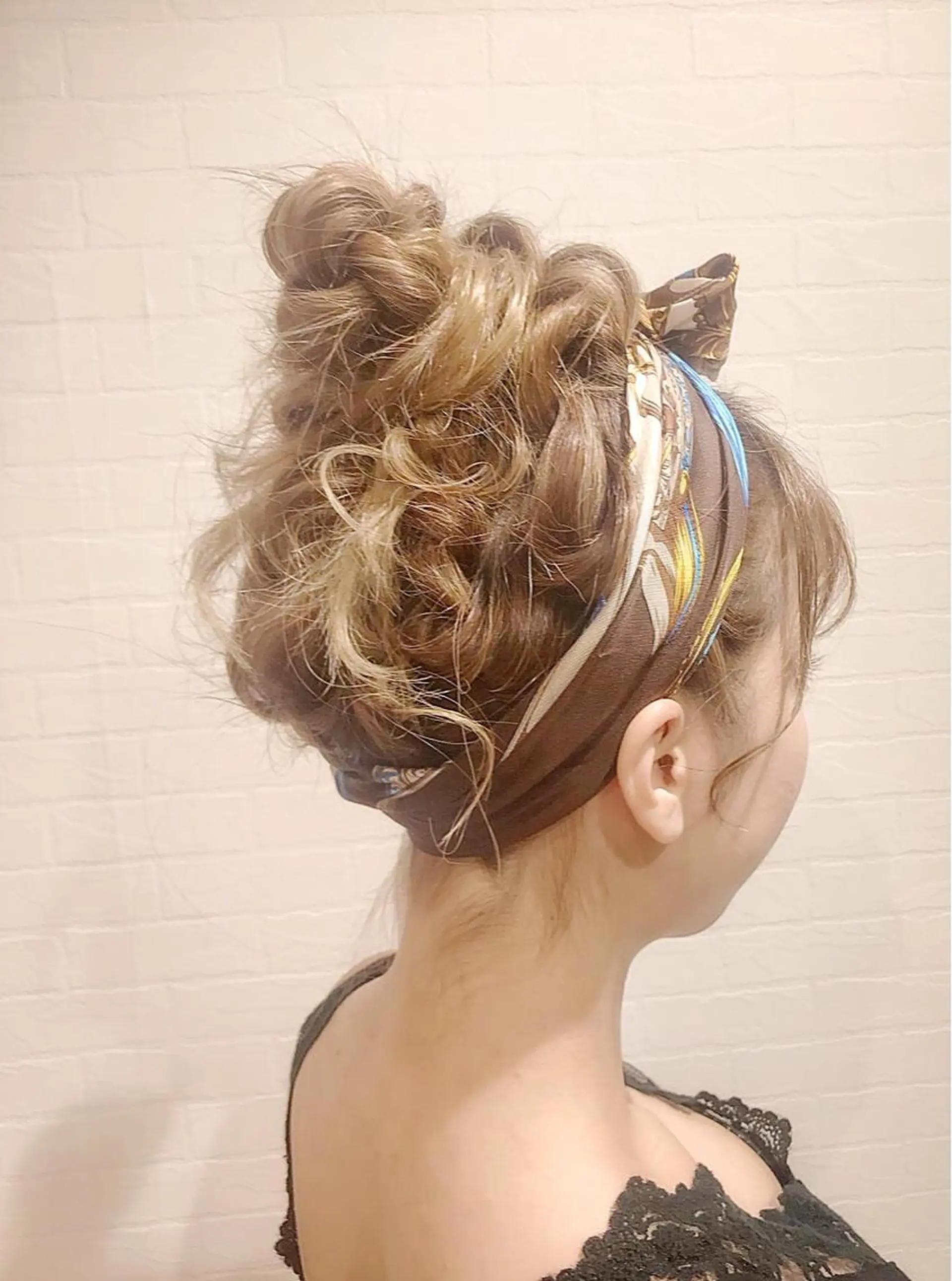 セミロング ヘアアレンジ お団子ヘア ヘアセット GRANLUSSO 〜グランルッソ駅前店所属・木口 嘉美のヘアスタイル