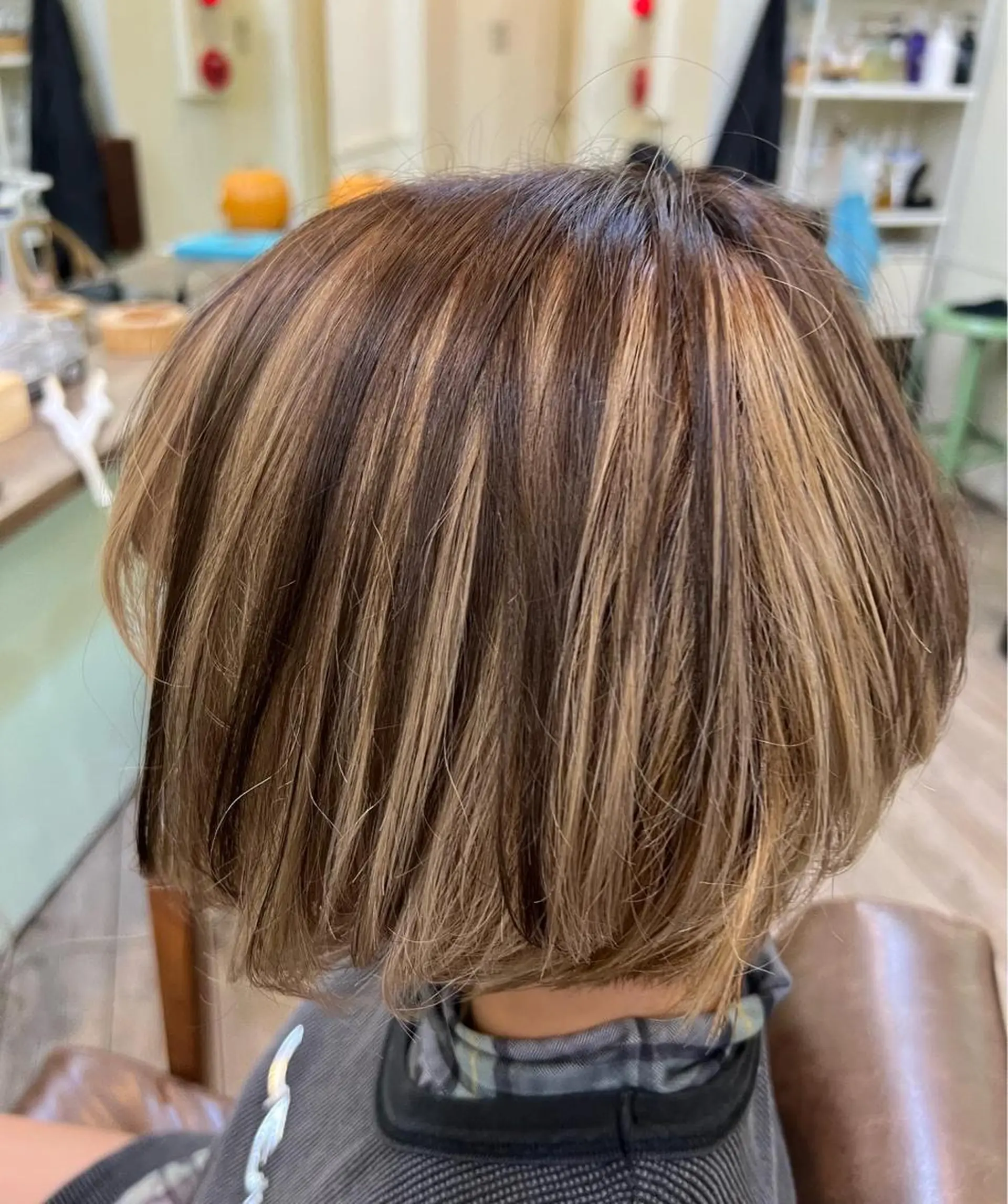 ミディアム カラー カット ヘアカラー トリートメント 鶴見 和美のヘアスタイル