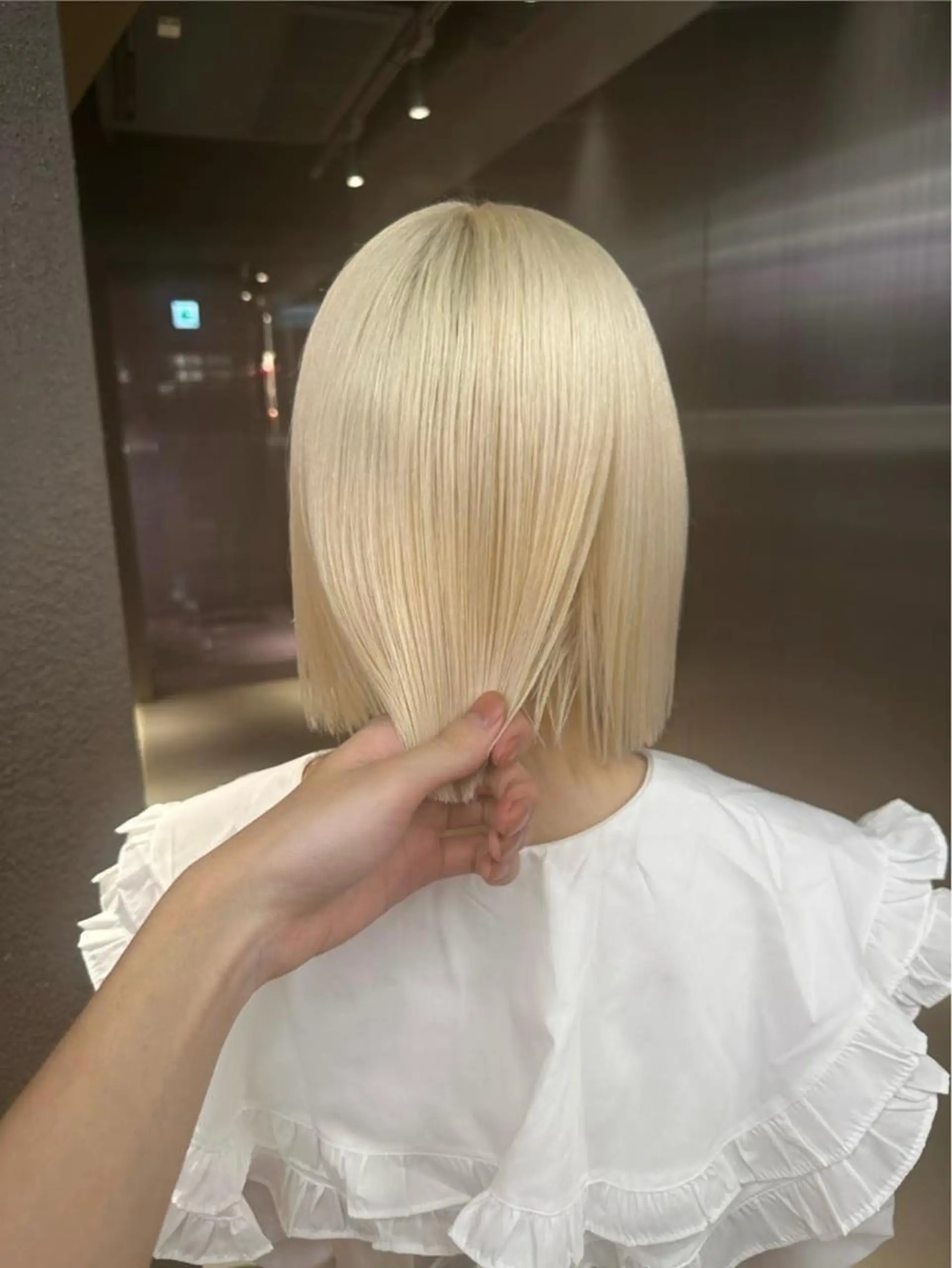 ロング カラー ブリーチ レイヤーカット トリートメント ハイトーン/ 縮毛矯正のヘアスタイル