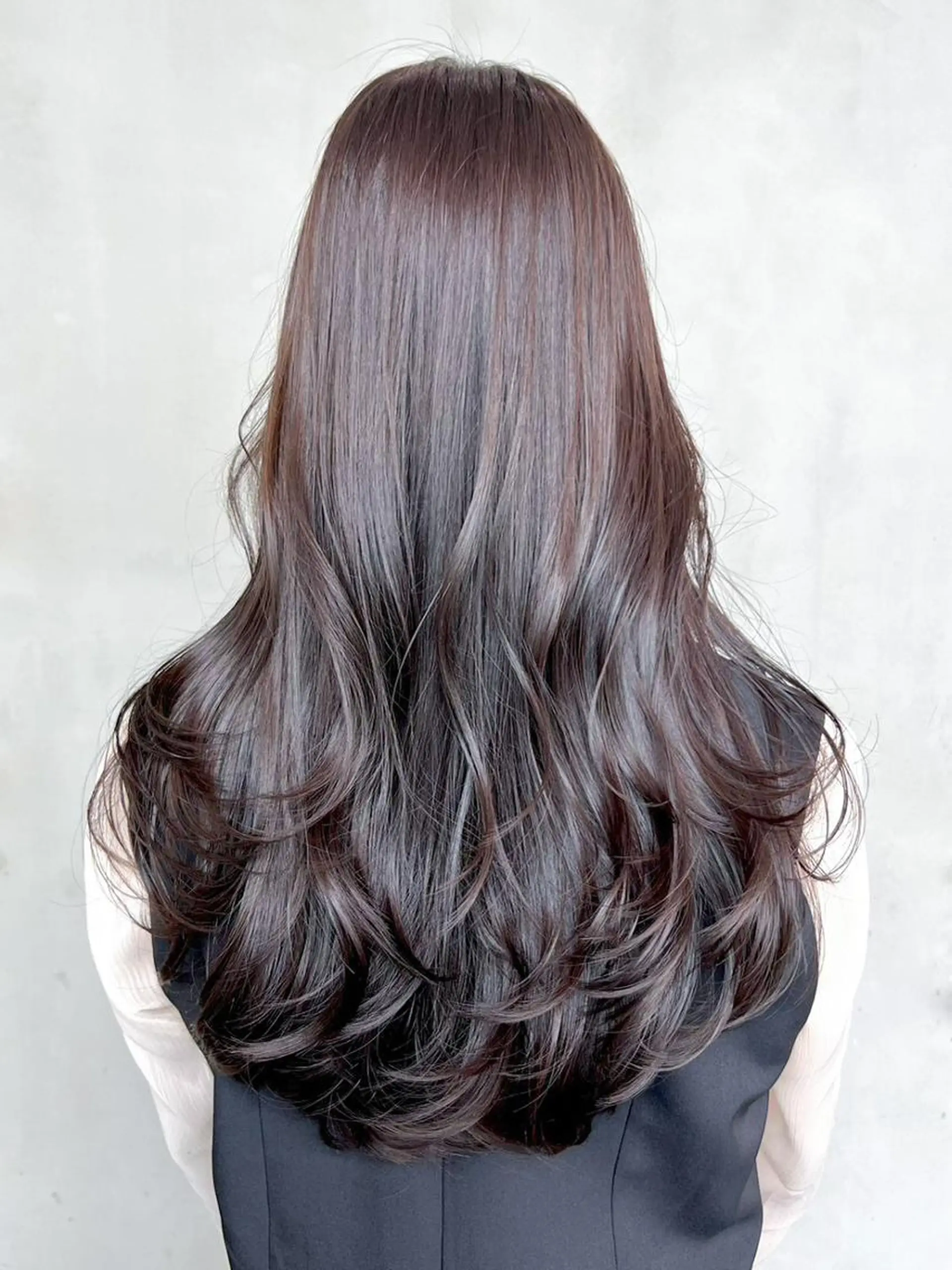 セミロング カラー グレージュ ラベンダーカラー ラベンダーグレージュ ラベンダーグレー レイヤーカット ITby ALBUM 北千住店のヘアスタイル
