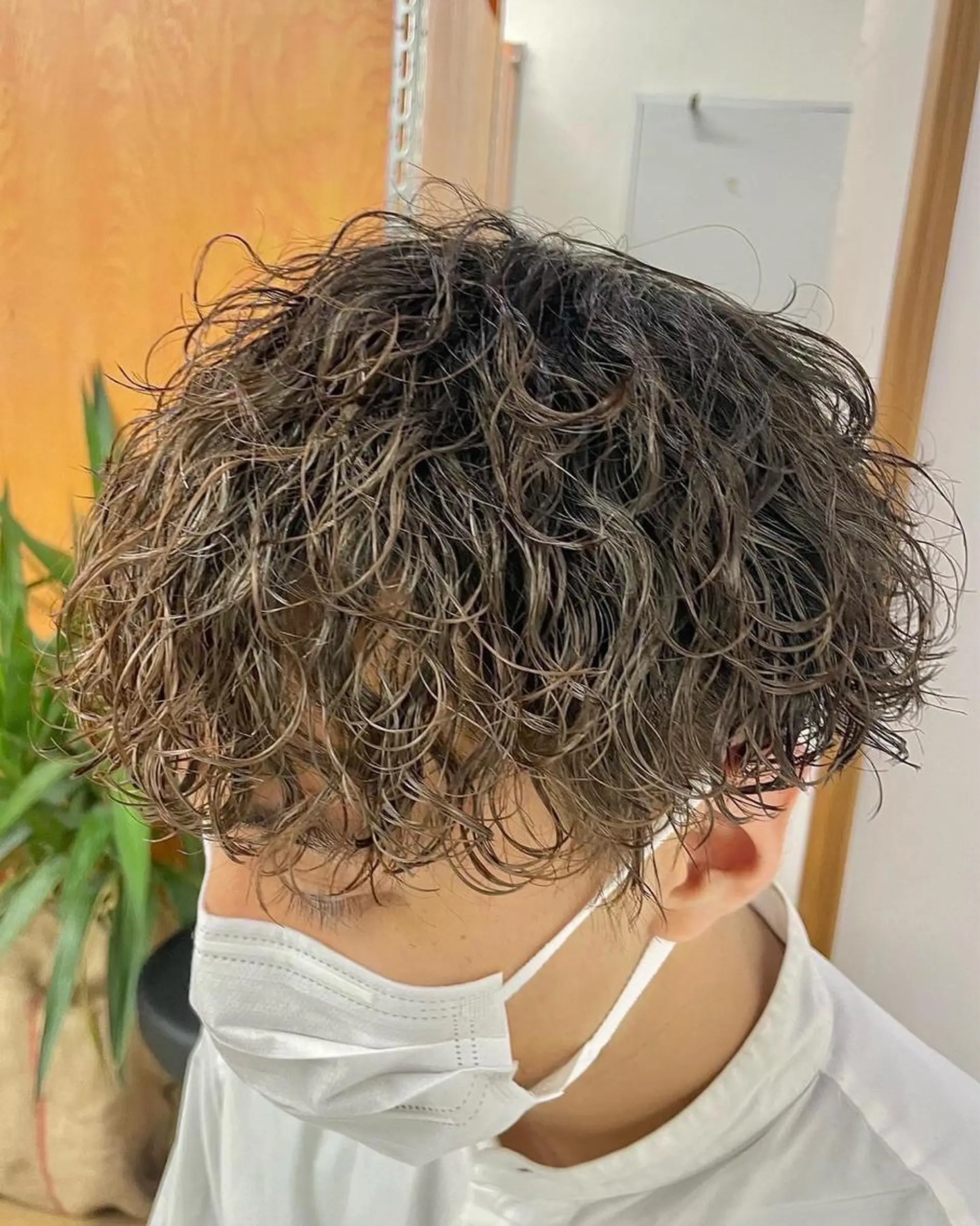 パーマ メンズ メンズパーマ プードルパーマ メンズツイストパーマ 波巻きパーマ メンズウルフカット 立川メンズパーマ職人 小泉文人のヘアスタイル