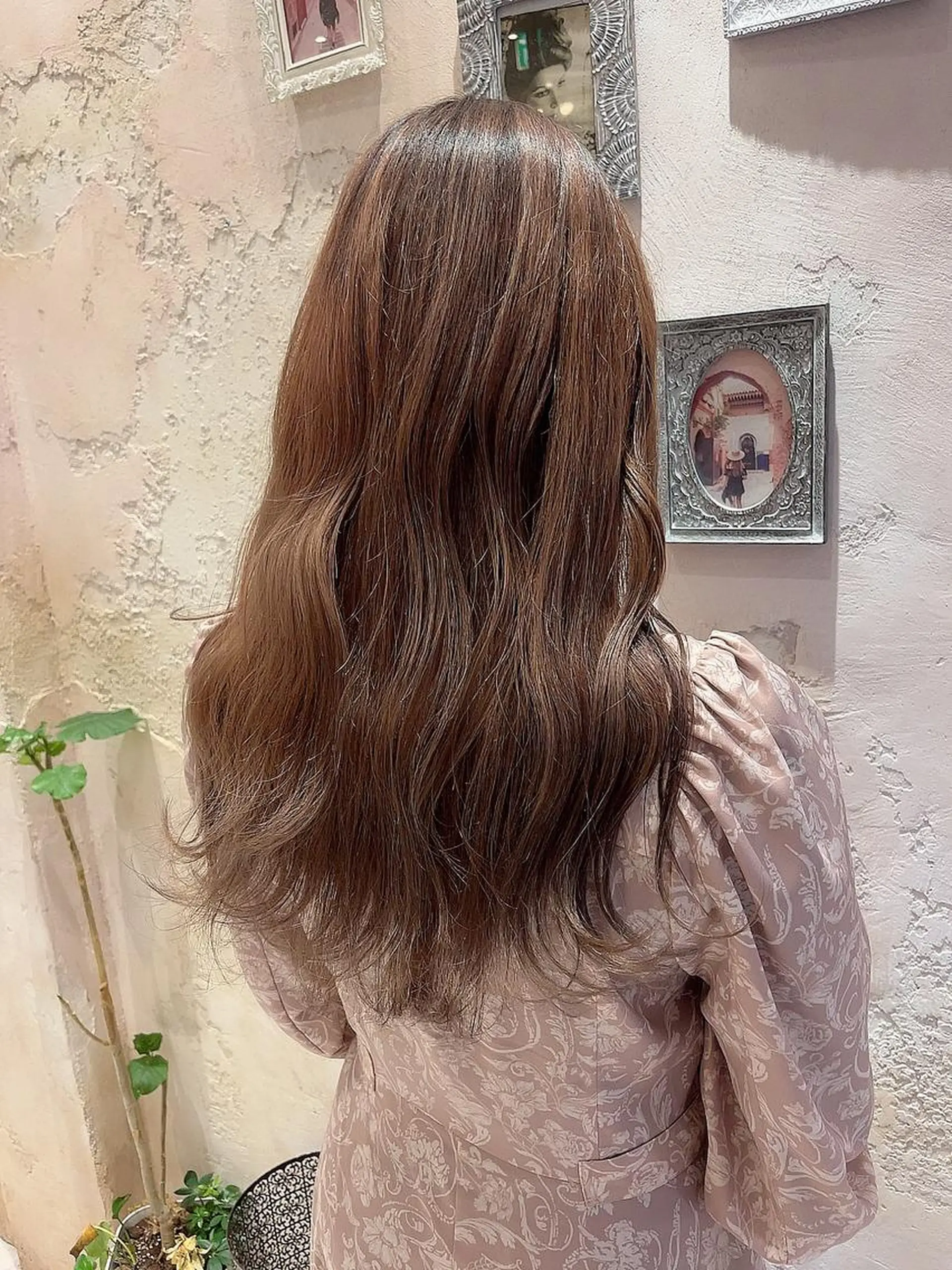 ロング ピンクブラウン 川井麻由🎀アイドル 量産🎀ピンクカラーのヘアスタイル