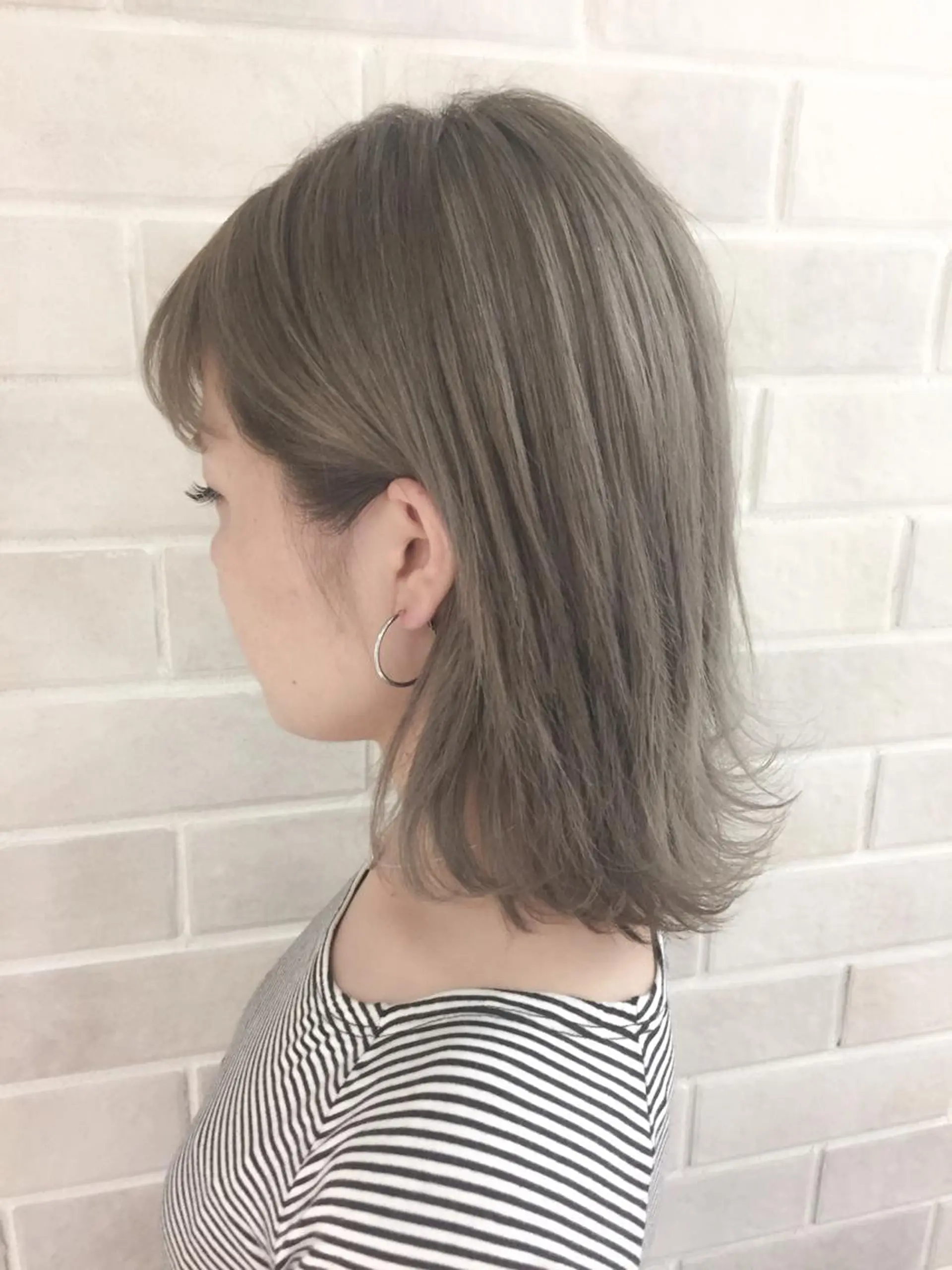 ミディアム カラー ブリーチ グレージュ ミルクティーグレージュ 韓国系ダブルカラー✨ ハイライト専門✨春日のヘアスタイル