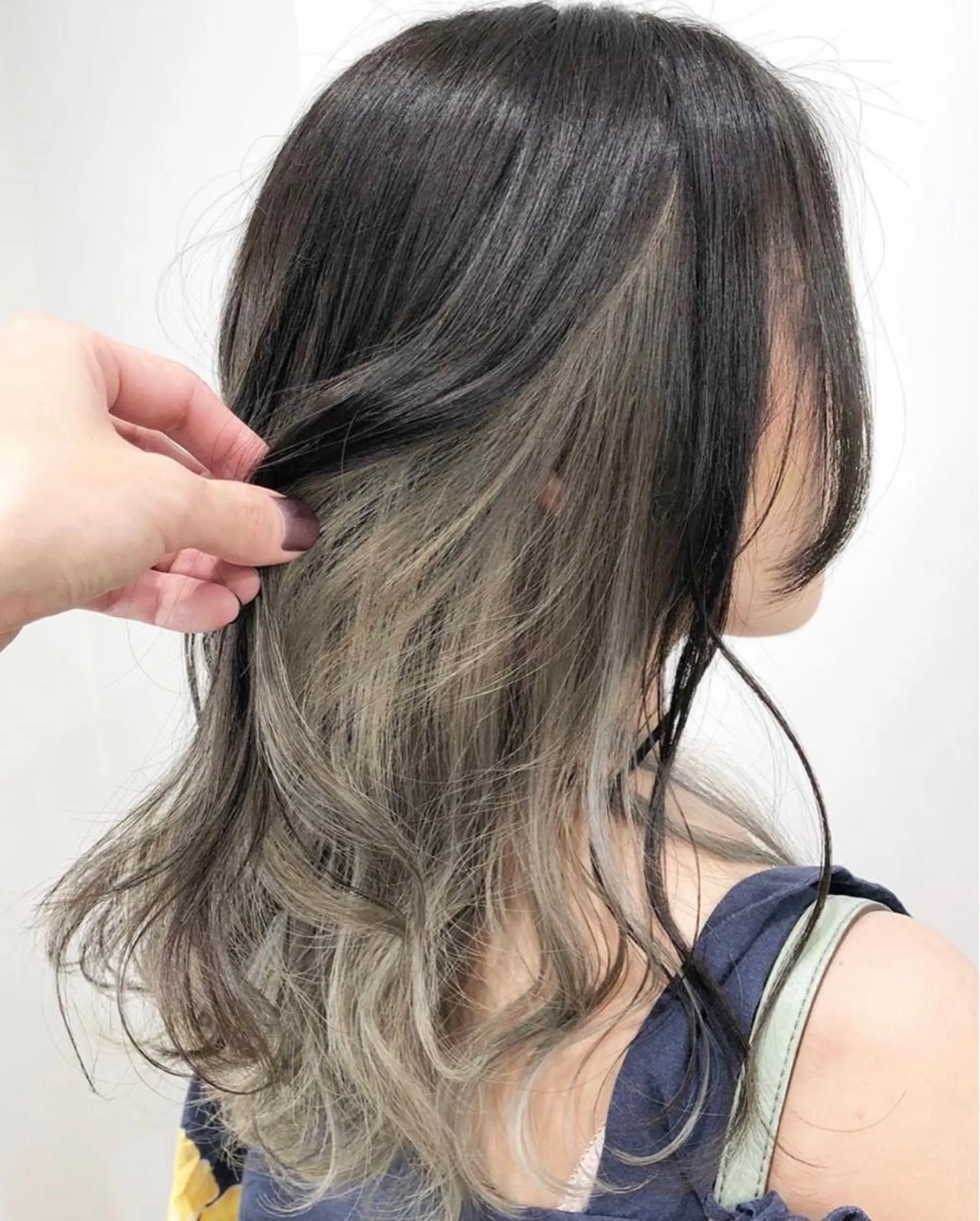 ミディアム カラー  渡部 妃月のヘアスタイル