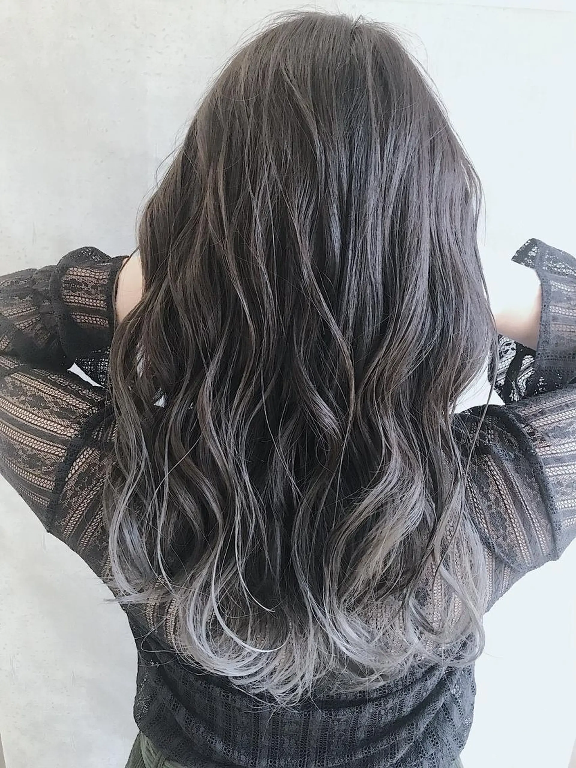 ミディアム カラー MOU namba ムウナンバのヘアスタイル