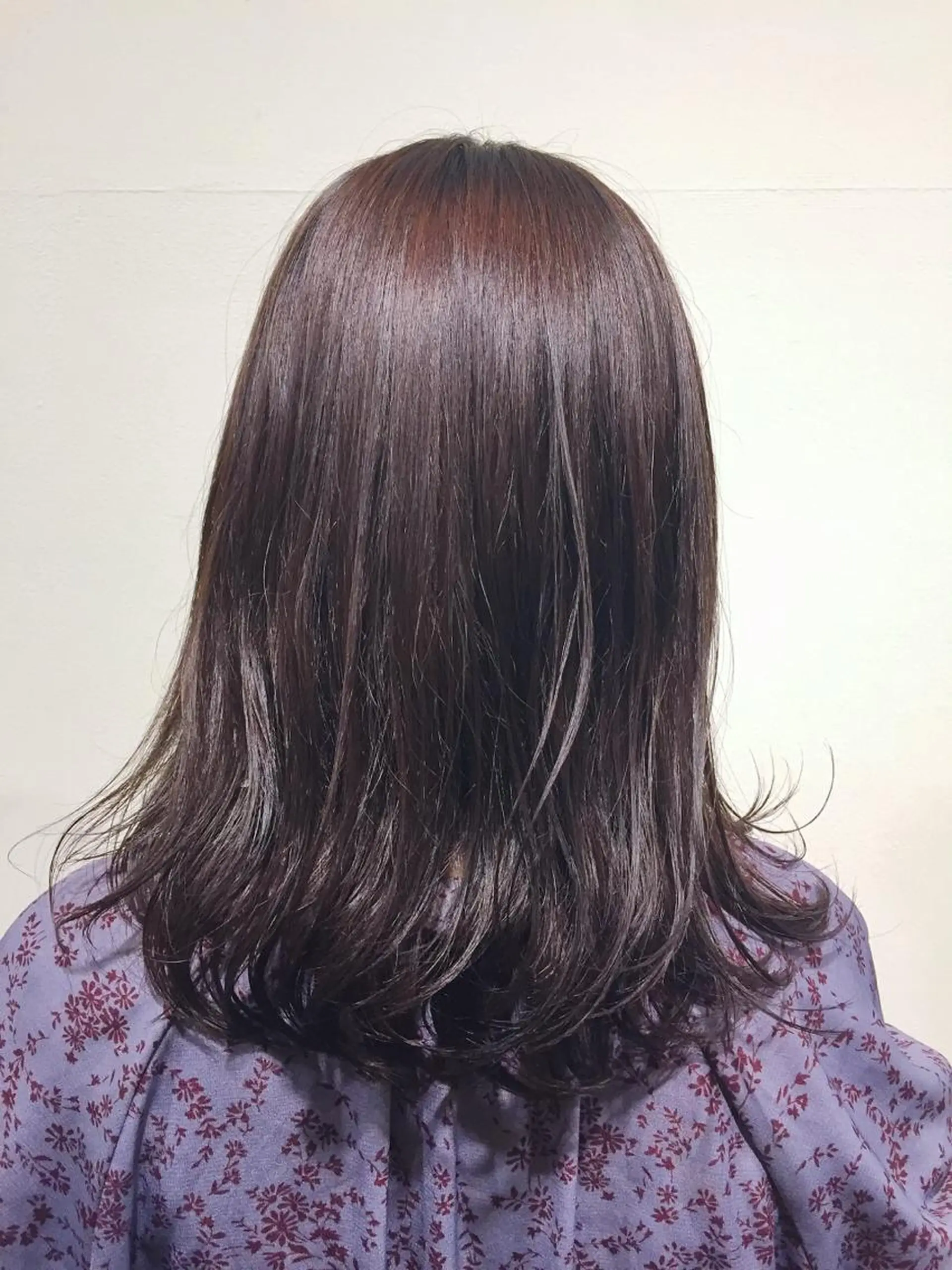 セミロング カラー アッシュ ラベンダーカラー ラベンダーアッシュ 高浜 夕海のヘアスタイル