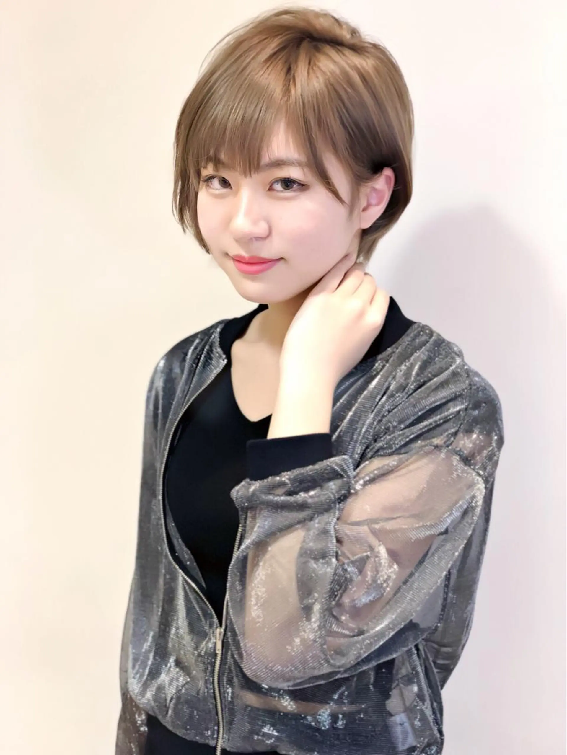 ショート カラー アッシュ ベージュカラー ショートヘア 小顔カット ディレクター ノナカのヘアスタイル