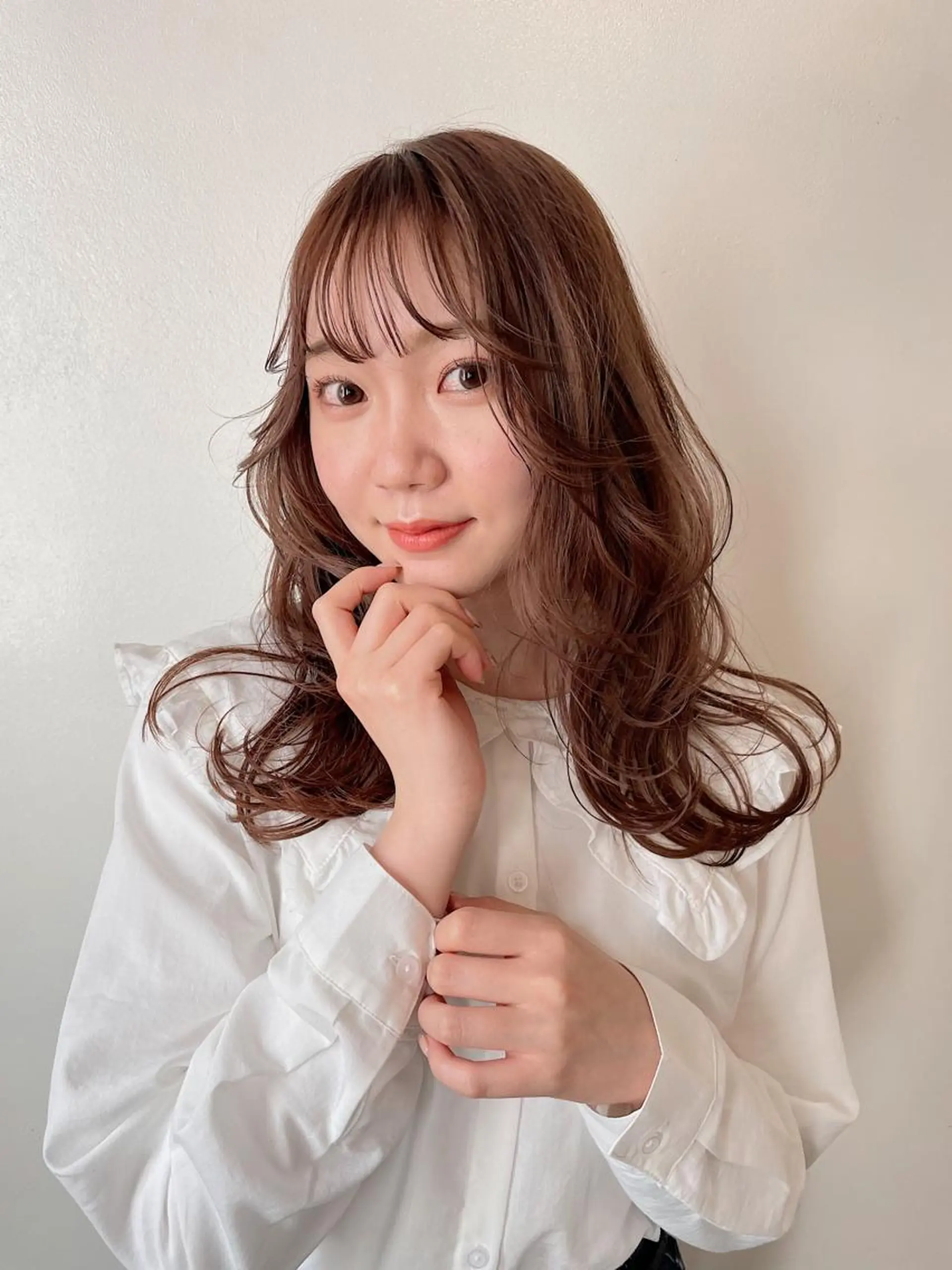 ロング カラー ベージュカラー ピンクカラー 顔まわりレイヤー レイヤーカット カット ヘアカラー トリートメント h a k u 大倉 卓人のヘアスタイル