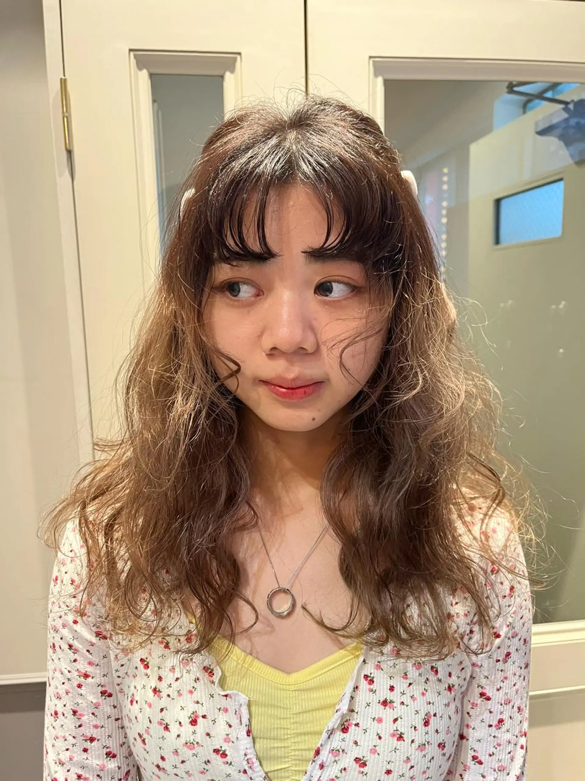 セミロング ヘアカラー SIKI yuuna モテ韓国ヘア☁️のヘアスタイル