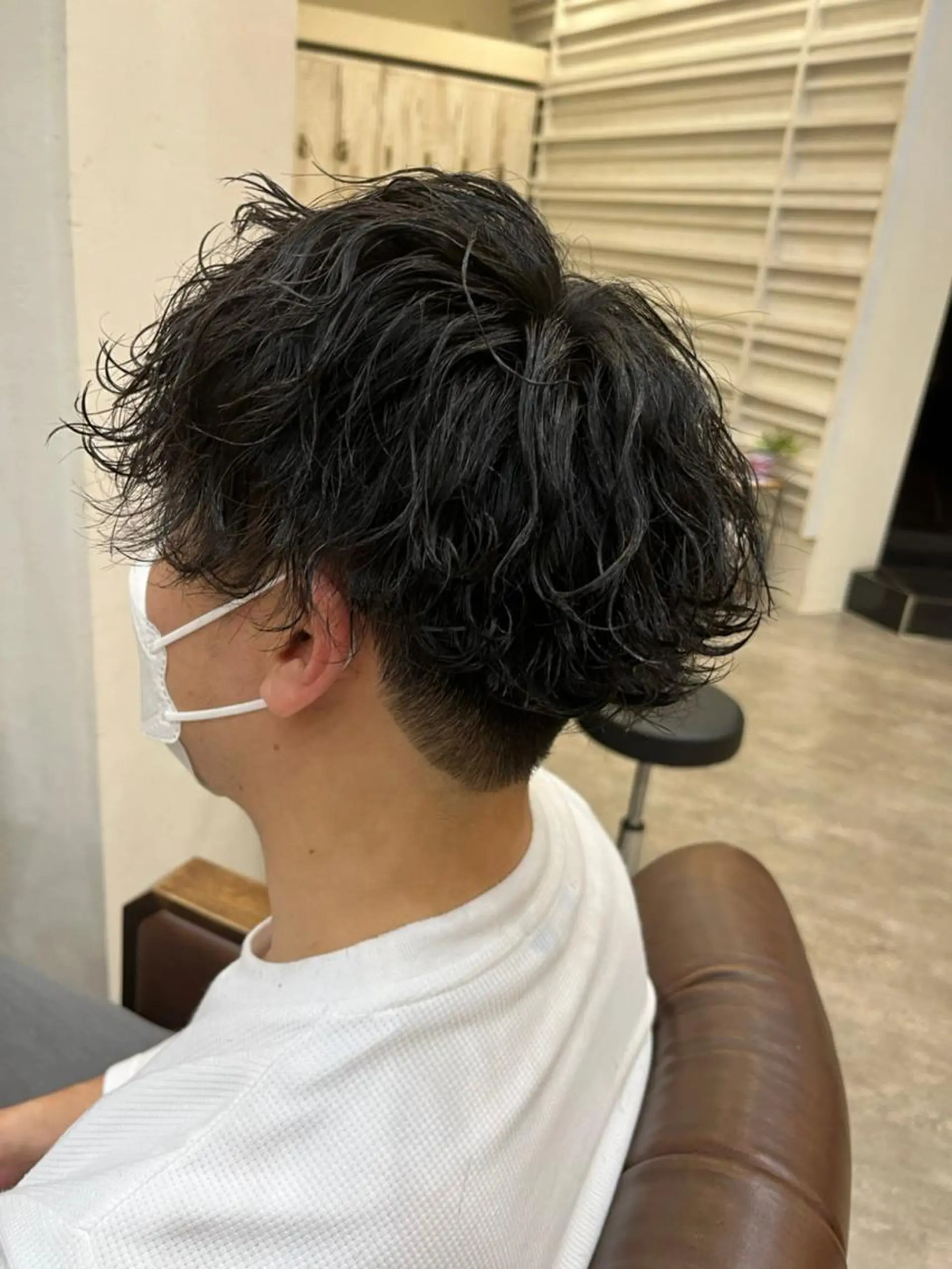 ミディアム パーマ カラー ミディアムパーマ アディクシーカラー アッシュ バレイヤージュ ミストバング カット ヘアカラー トリートメント 初めでも安心🌟 newi町田✂のヘアスタイル