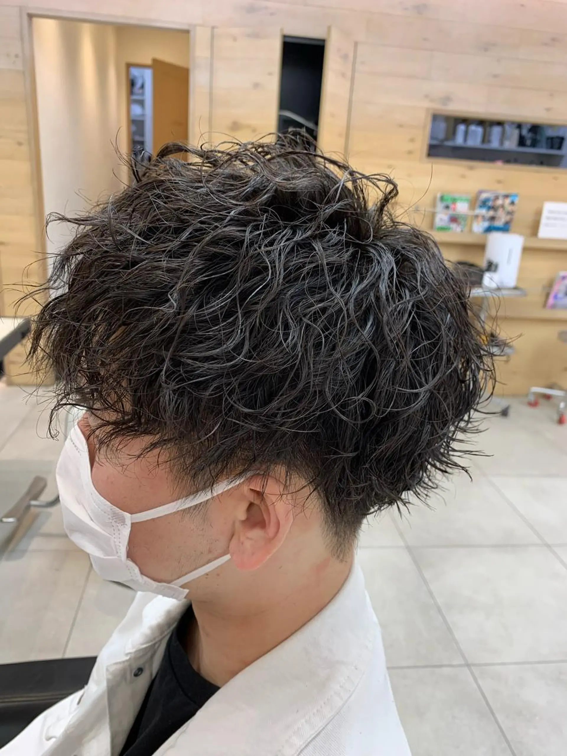 ショート パーマ メンズ メンズブリーチ フェードカット メンズパーマ 学生（メンズ向け） スキンフェード L PLACE所属・L PLACE 丸山一希のヘアスタイル