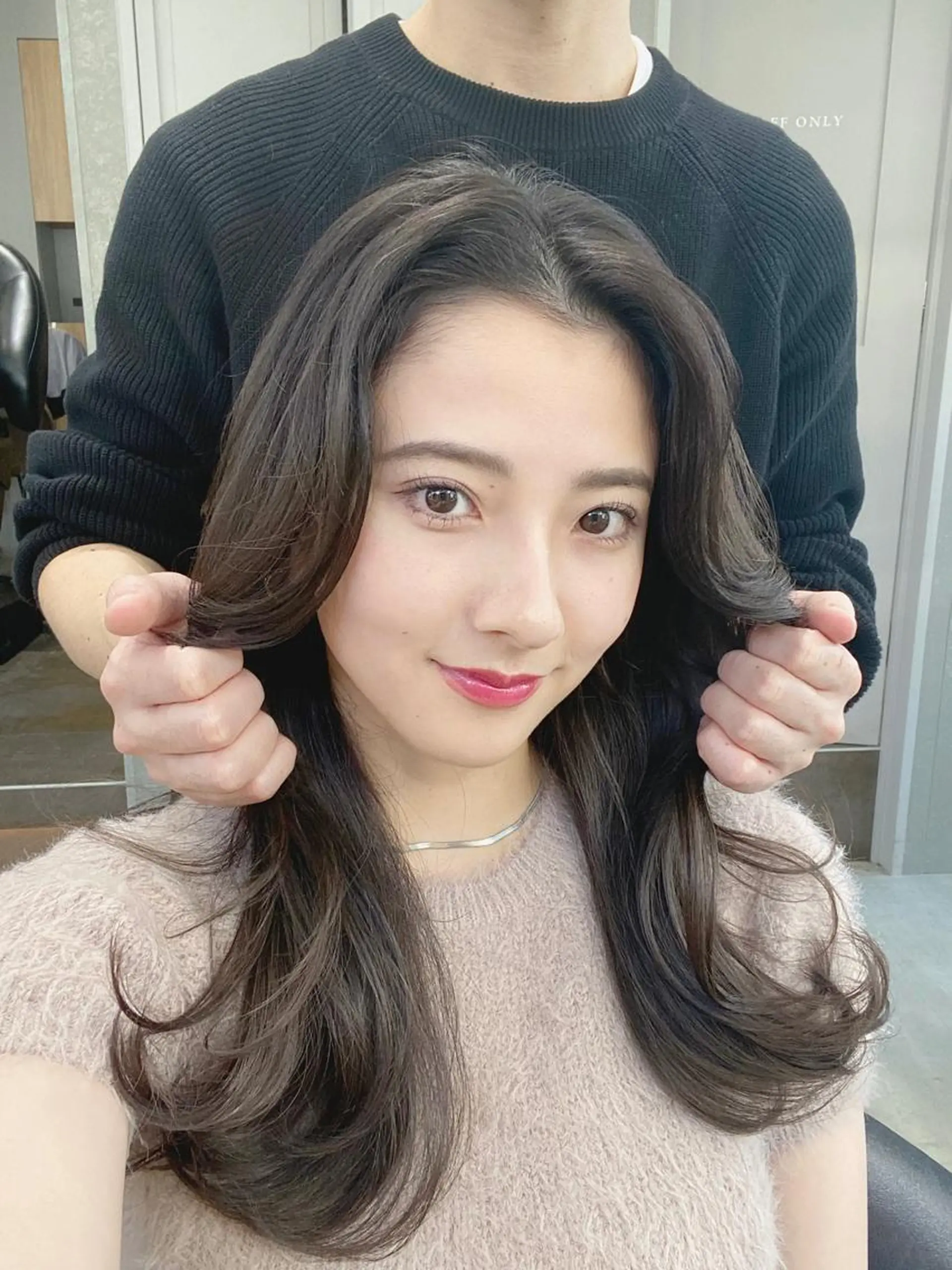 ロング カット ヘアカラー トリートメント 山本翔一郎 韓国顔周りレイヤーのヘアスタイル