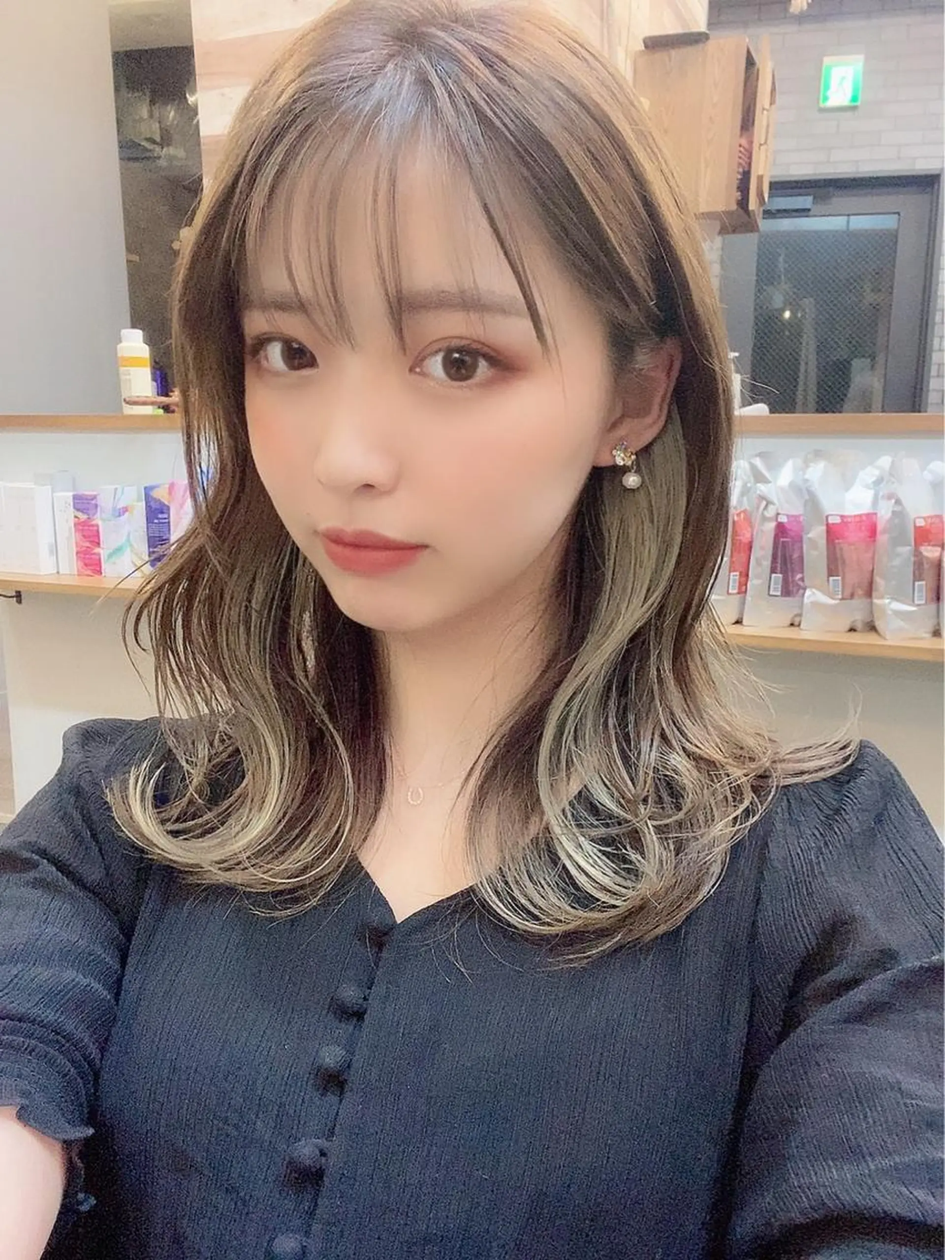 セミロング くびれヘア ハイライト 髪質改善 くびれレイヤー レイヤーカット エクステ Fi-Ne吉祥寺店所属・プルエクステ モデル募集蛇石のヘアスタイル